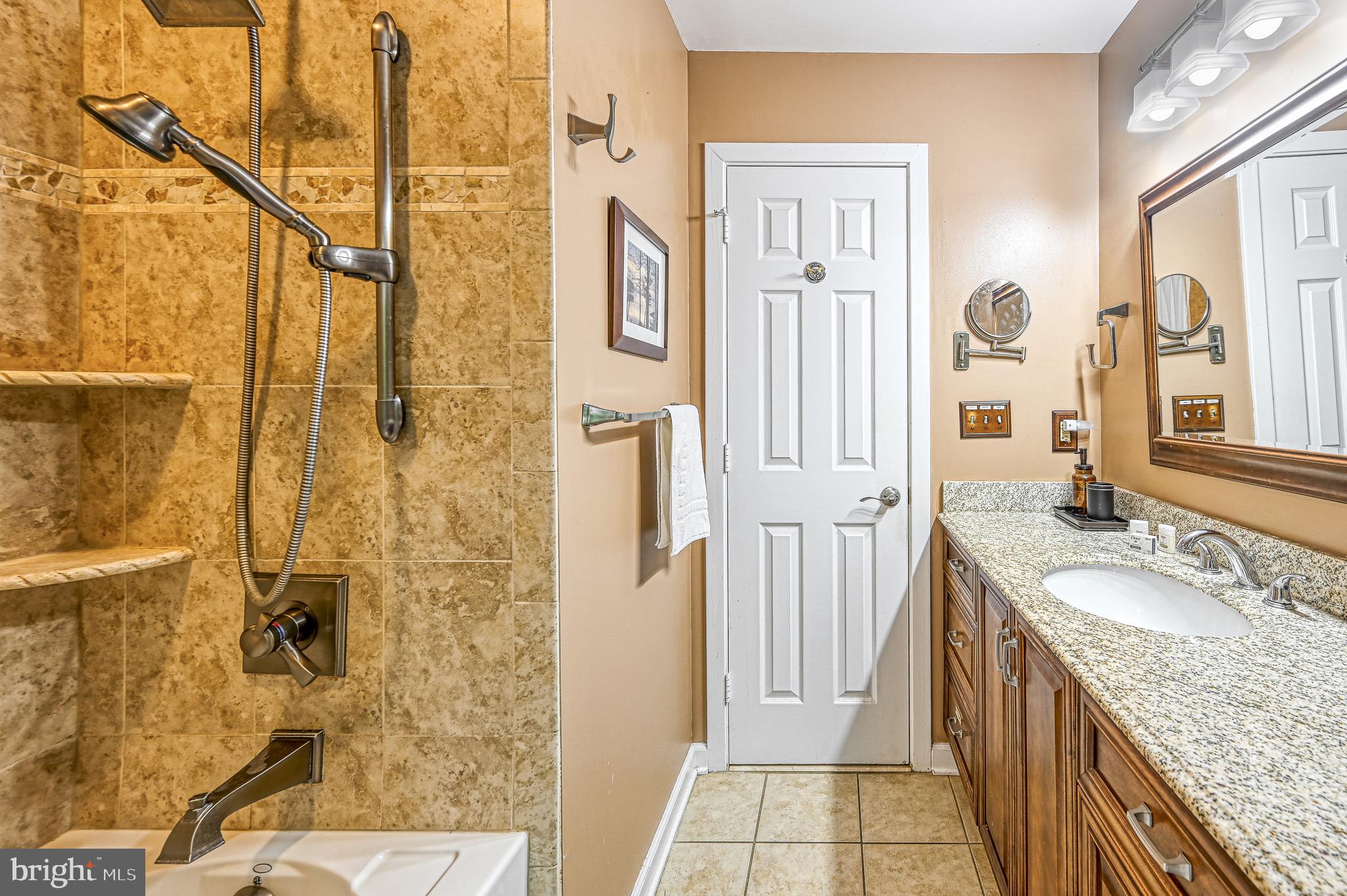 ROCKLAND CREEK ESTATES - Residential