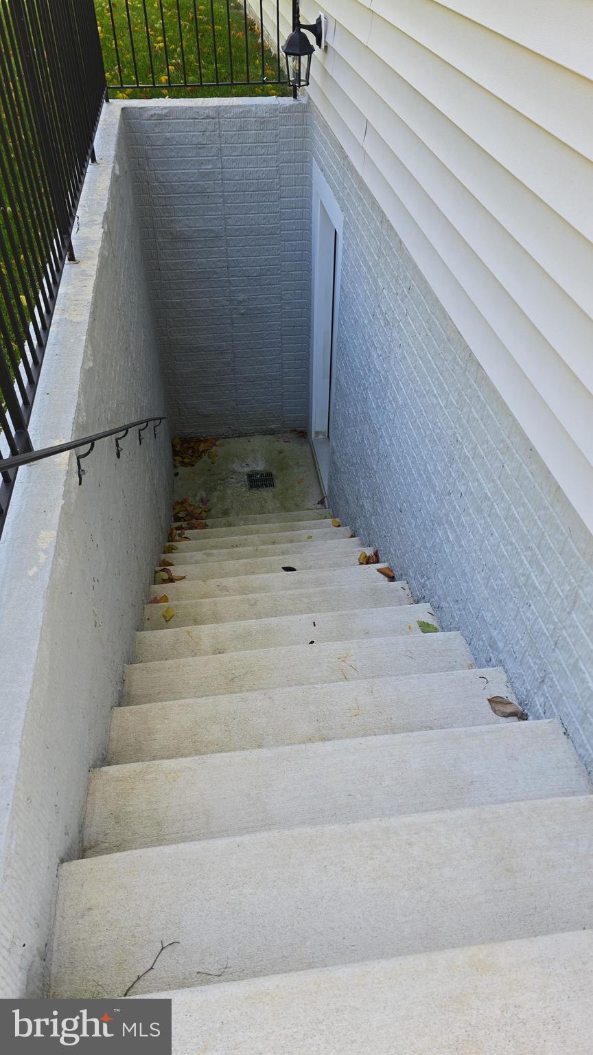 MCDONOGH OVERLOOK - Residential Lease