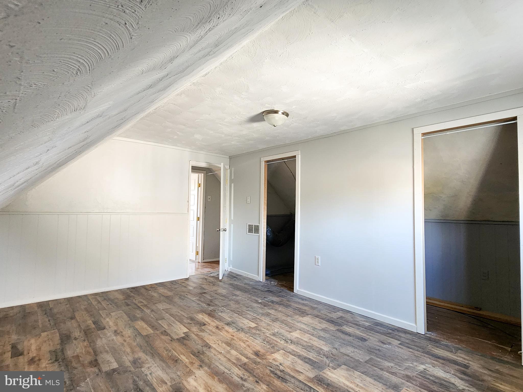 POTTSGROVE MANOR - Residential