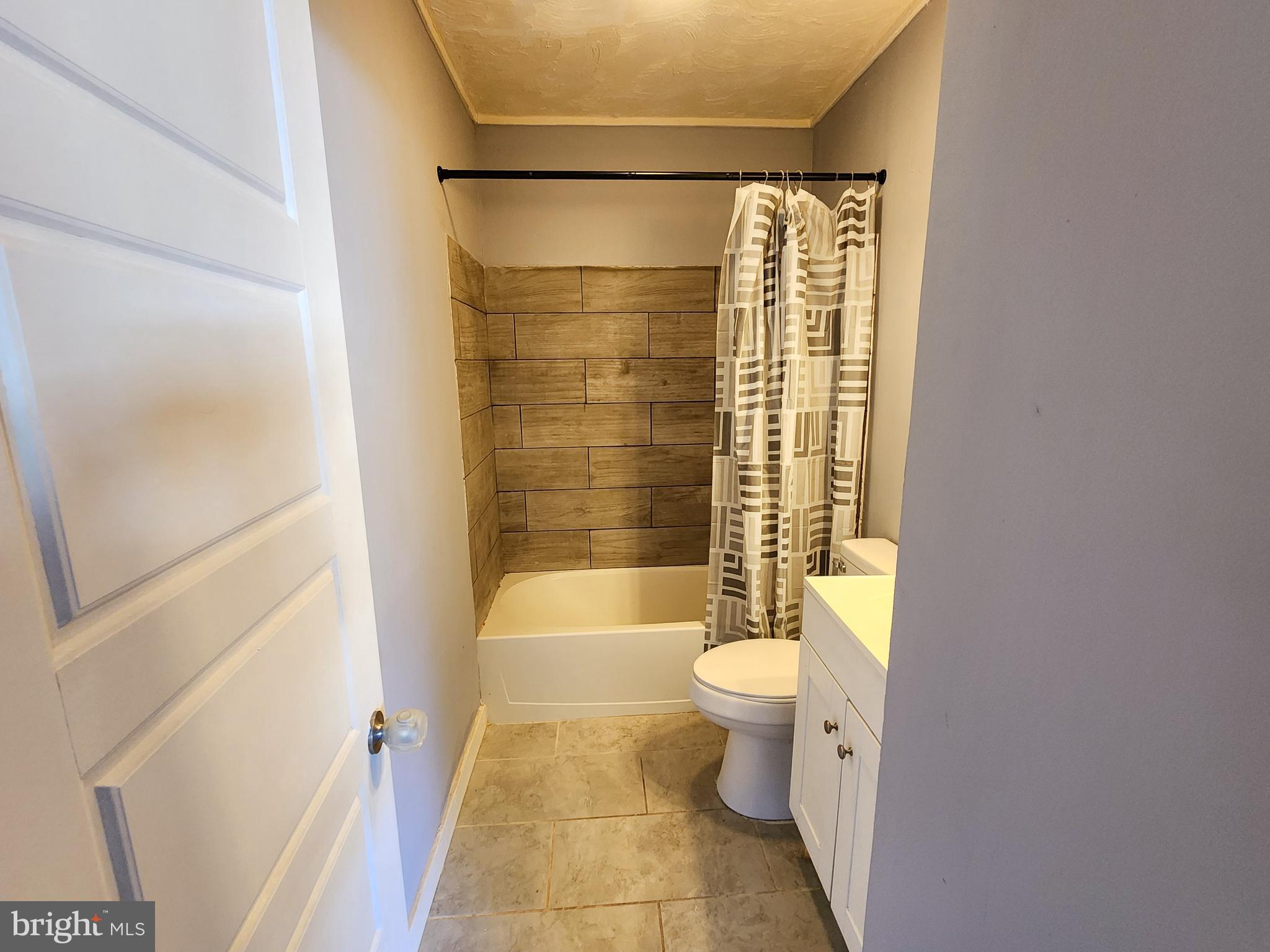 POTTSGROVE MANOR - Residential