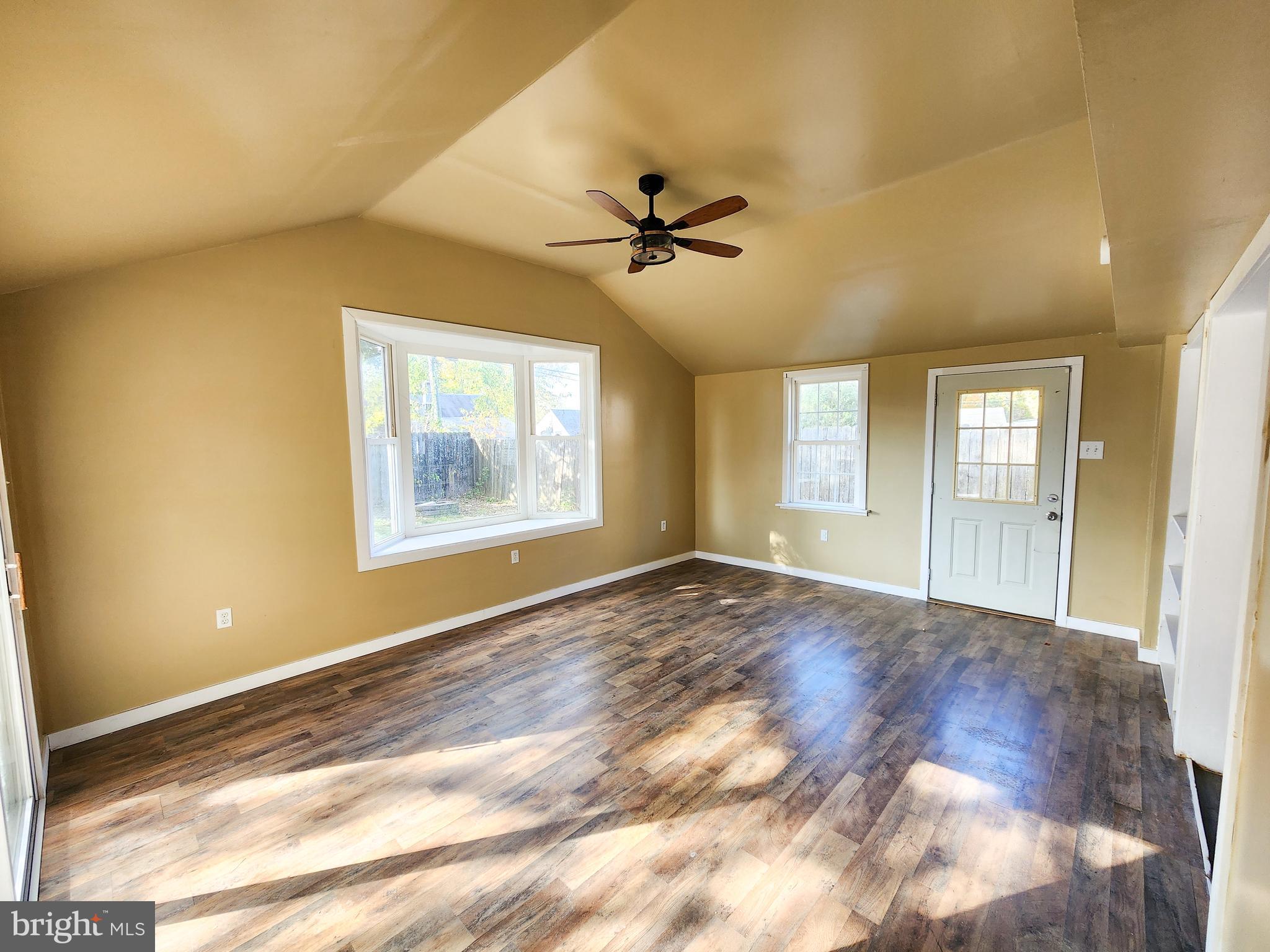 POTTSGROVE MANOR - Residential