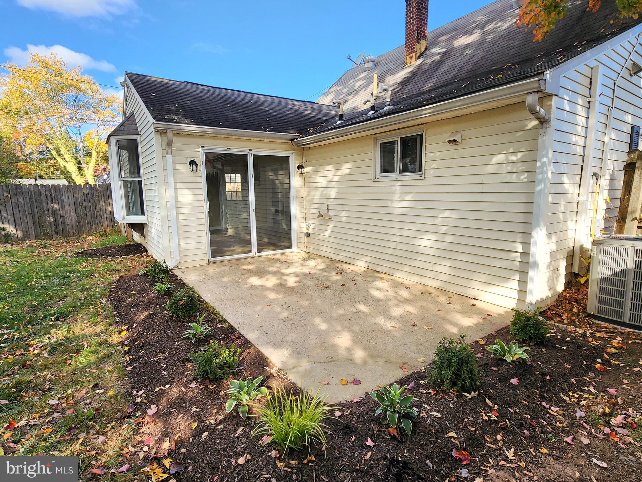 POTTSGROVE MANOR - Residential