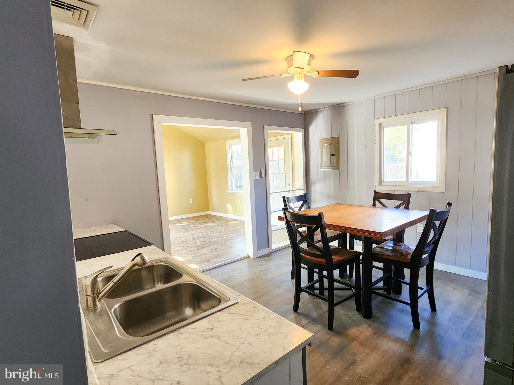 POTTSGROVE MANOR - Residential