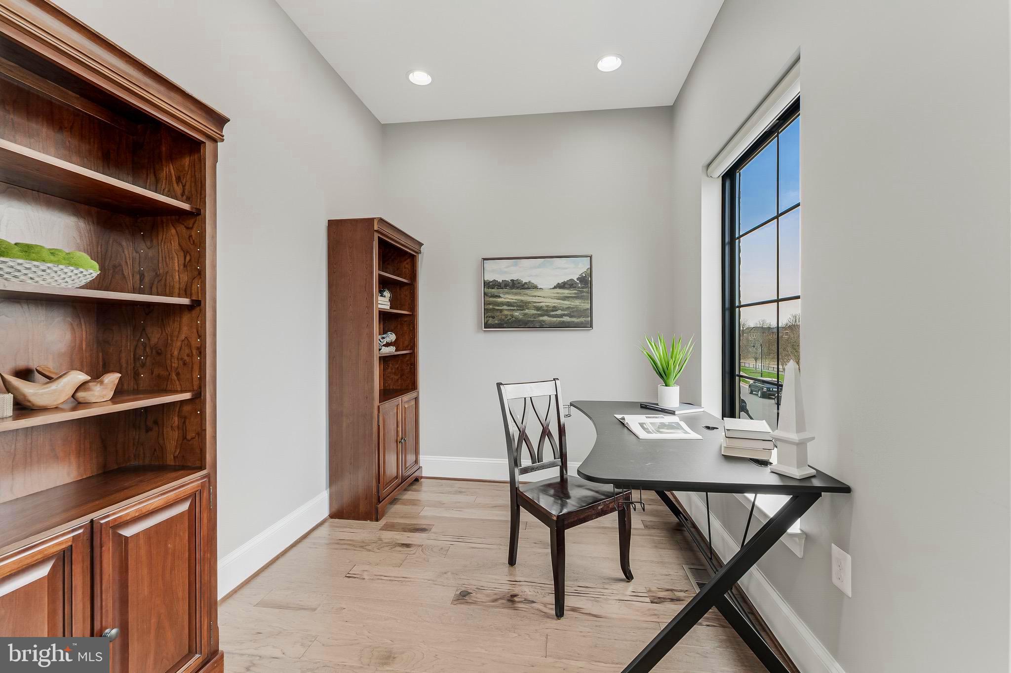 ONE LOUDOUN - Residential