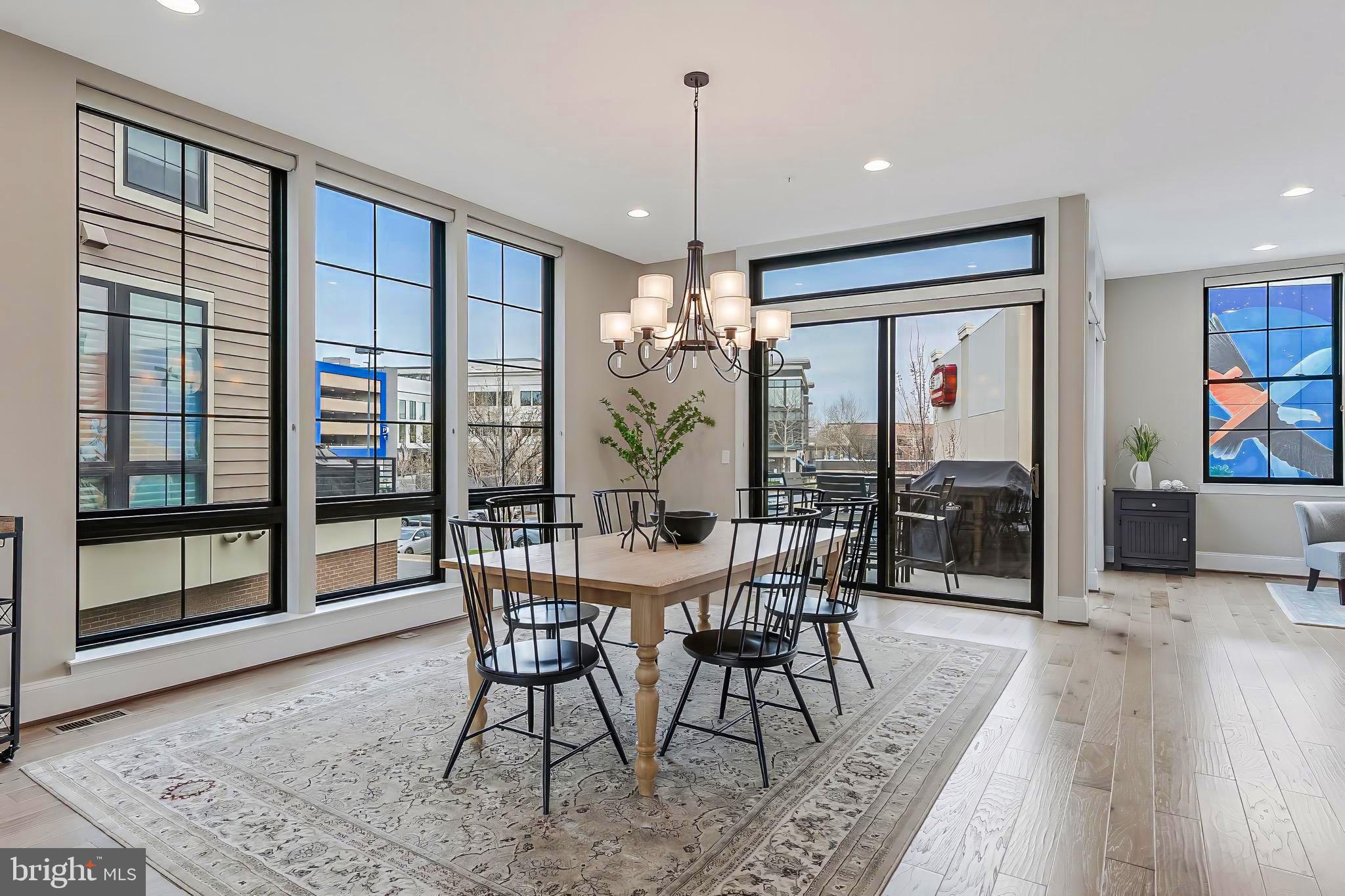 ONE LOUDOUN - Residential