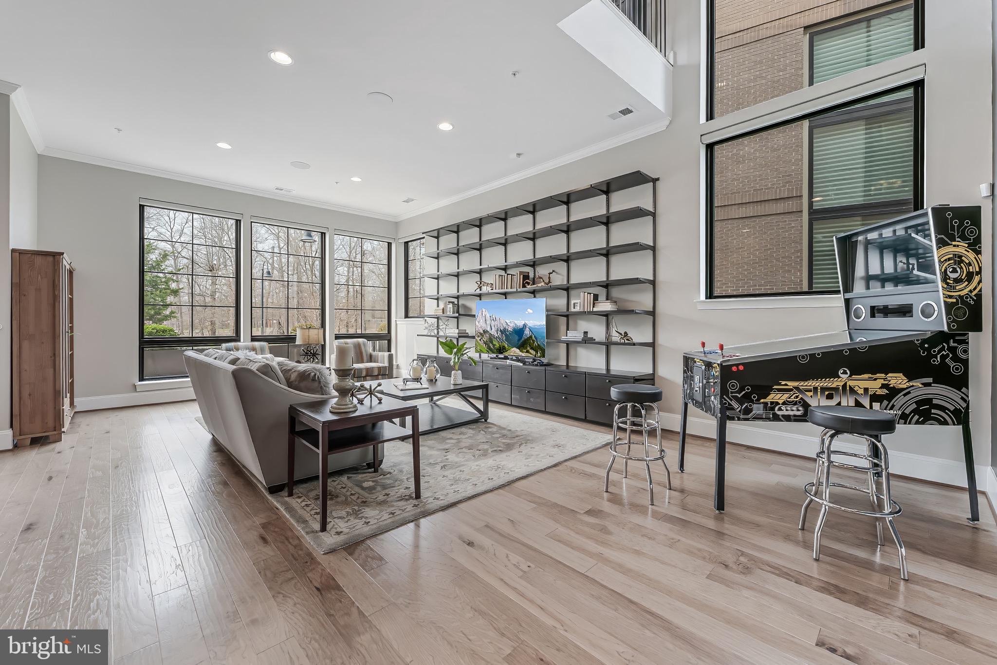 ONE LOUDOUN - Residential