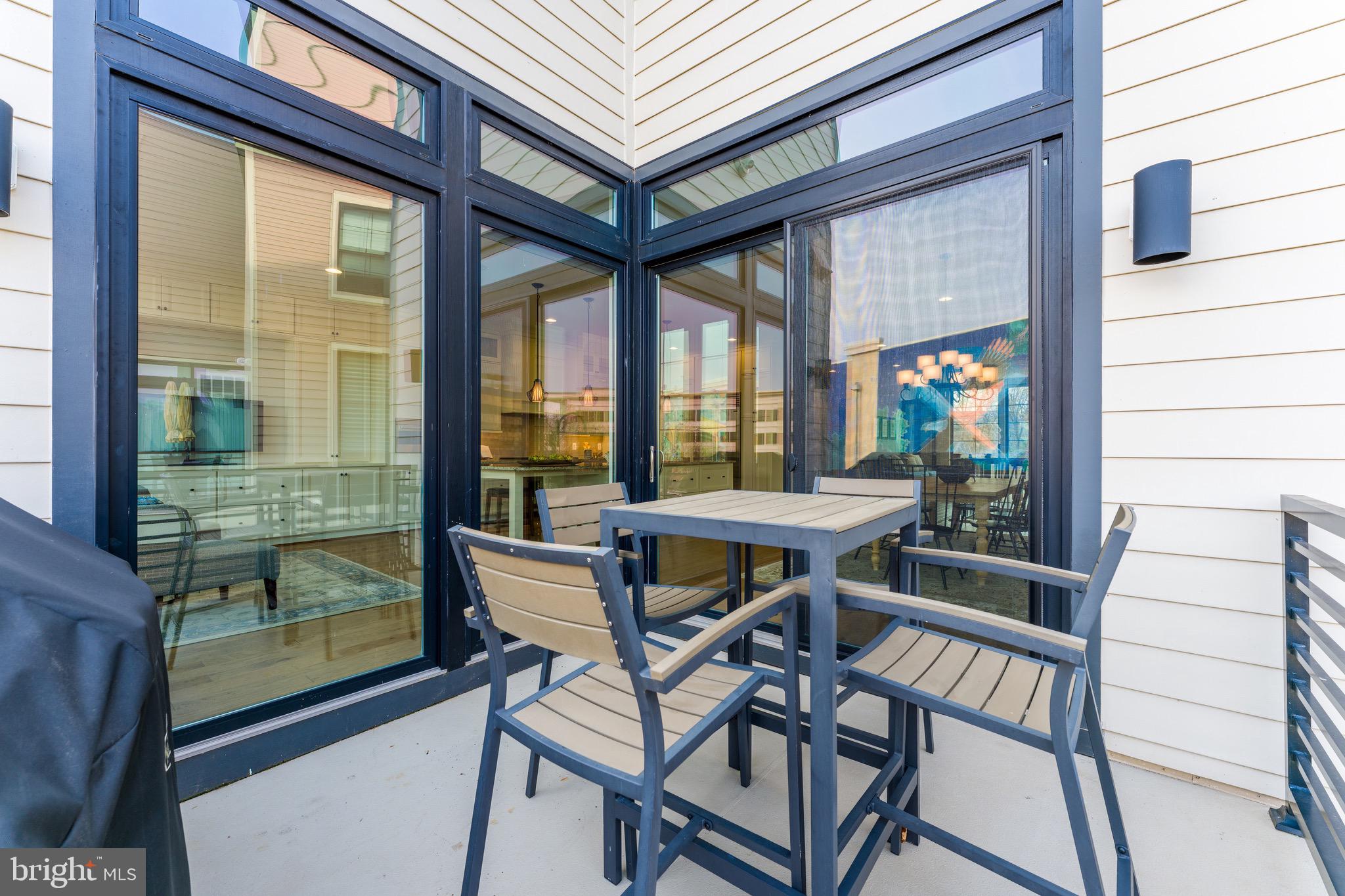 ONE LOUDOUN - Residential