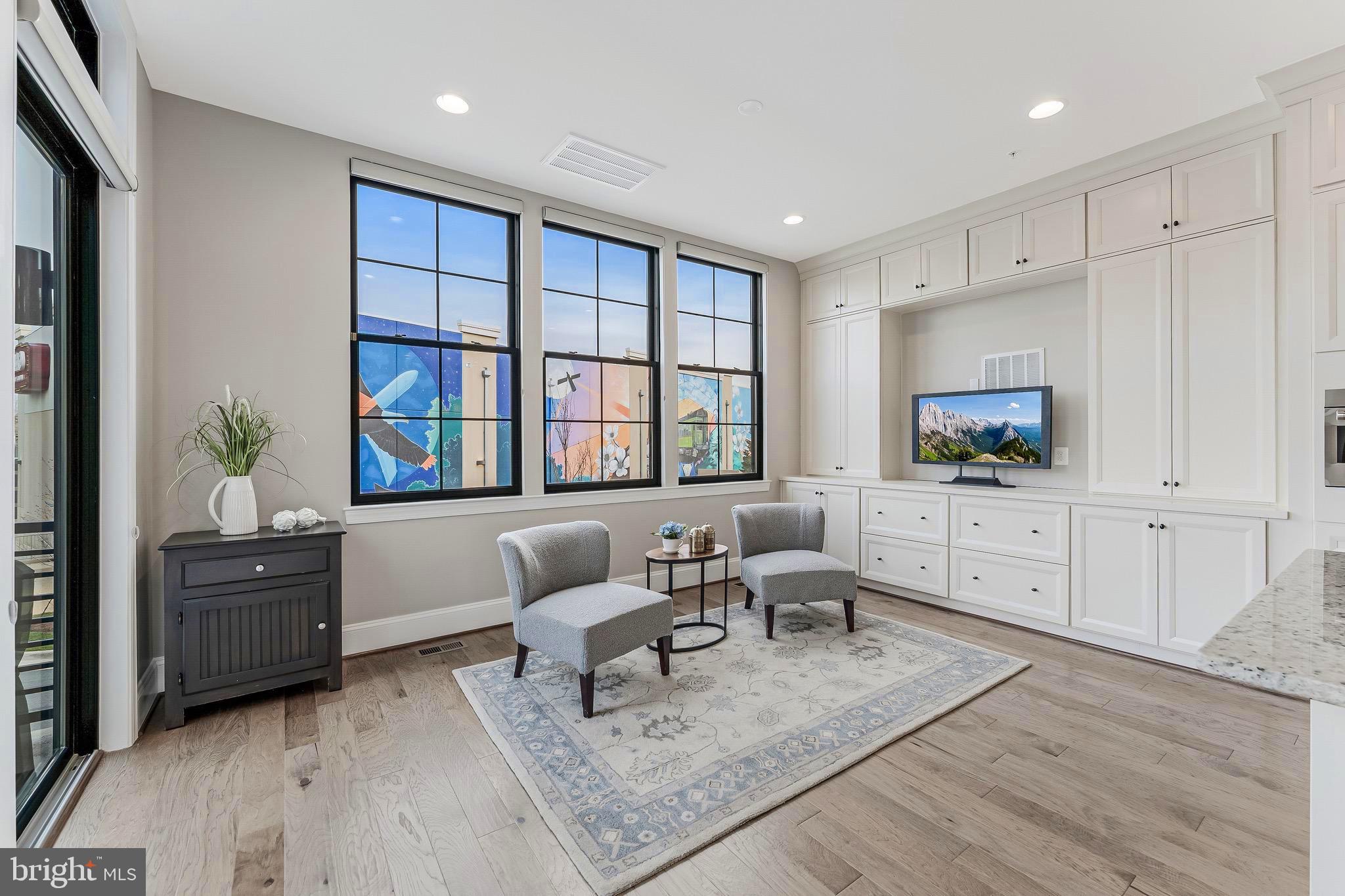 ONE LOUDOUN - Residential