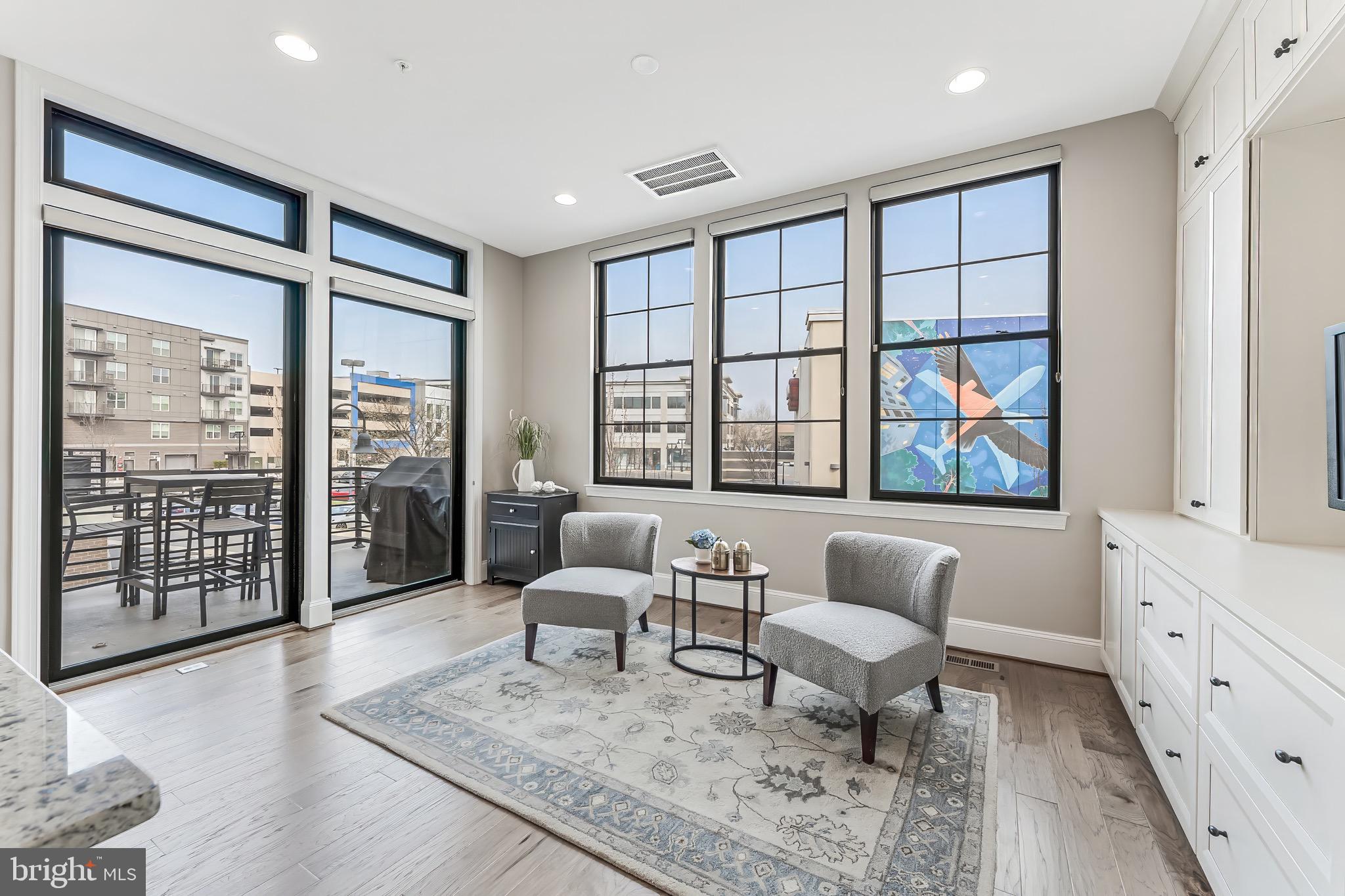 ONE LOUDOUN - Residential