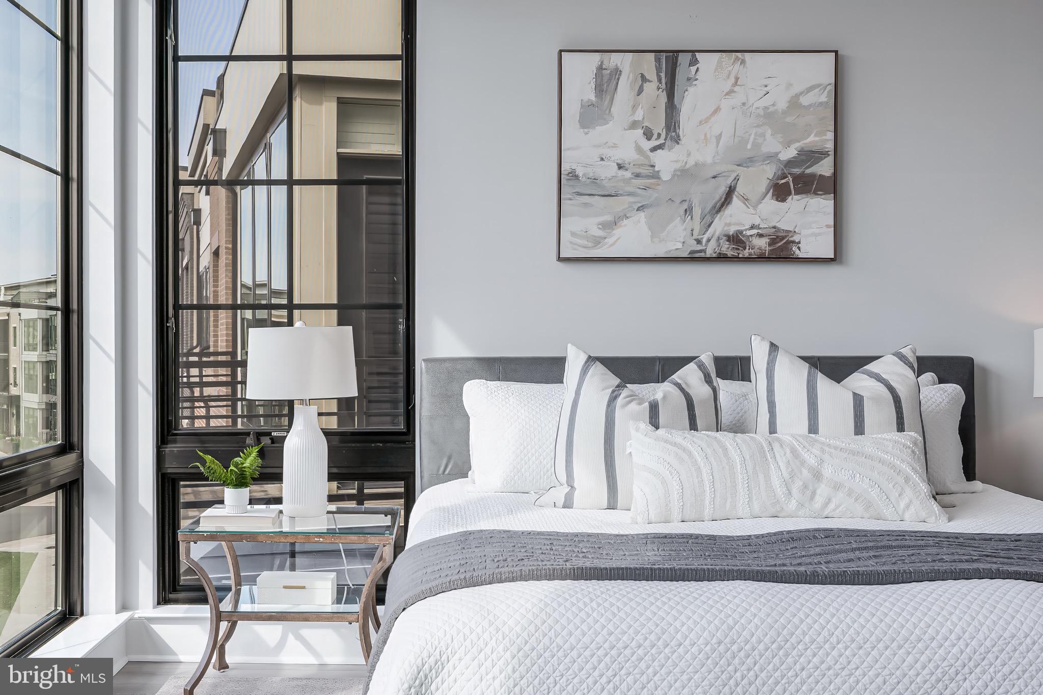 ONE LOUDOUN - Residential