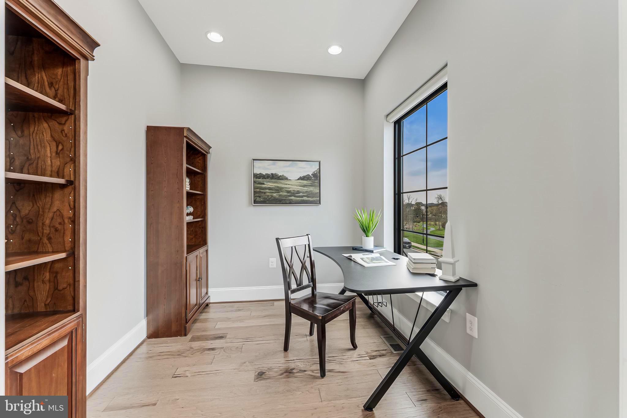 ONE LOUDOUN - Residential