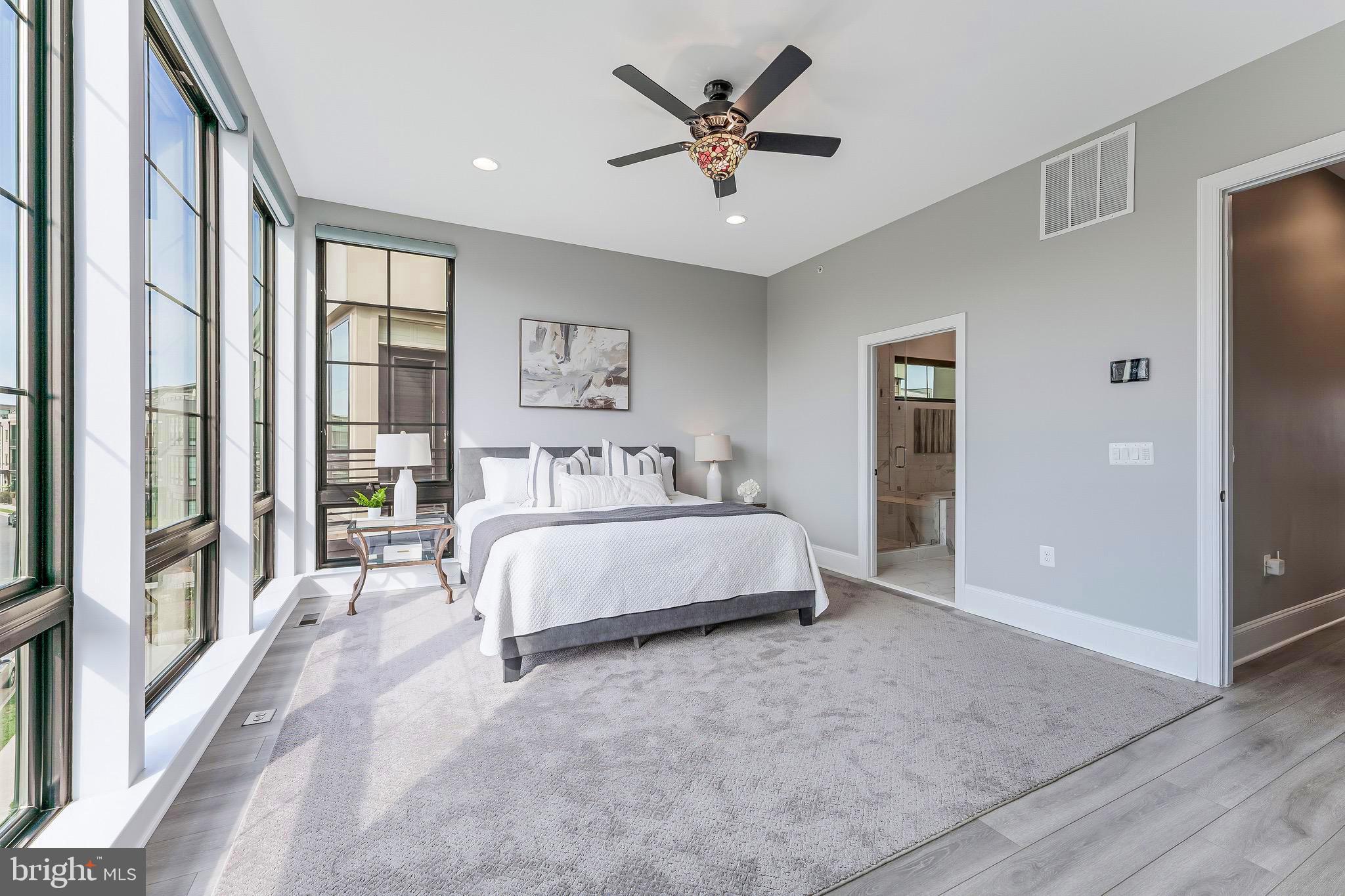 ONE LOUDOUN - Residential