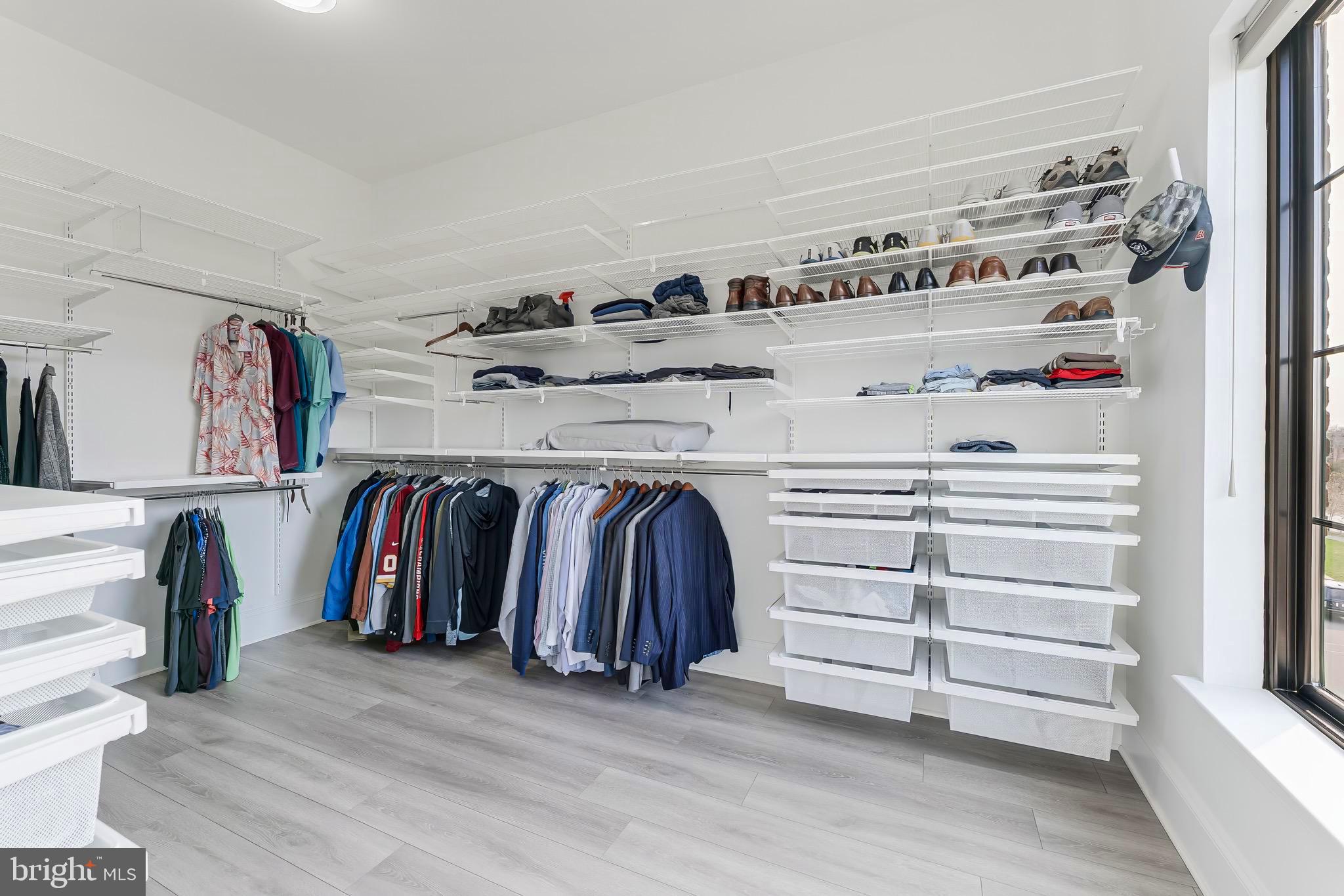 ONE LOUDOUN - Residential