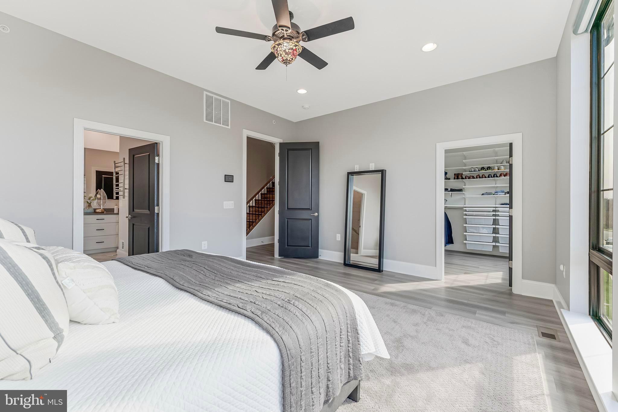 ONE LOUDOUN - Residential