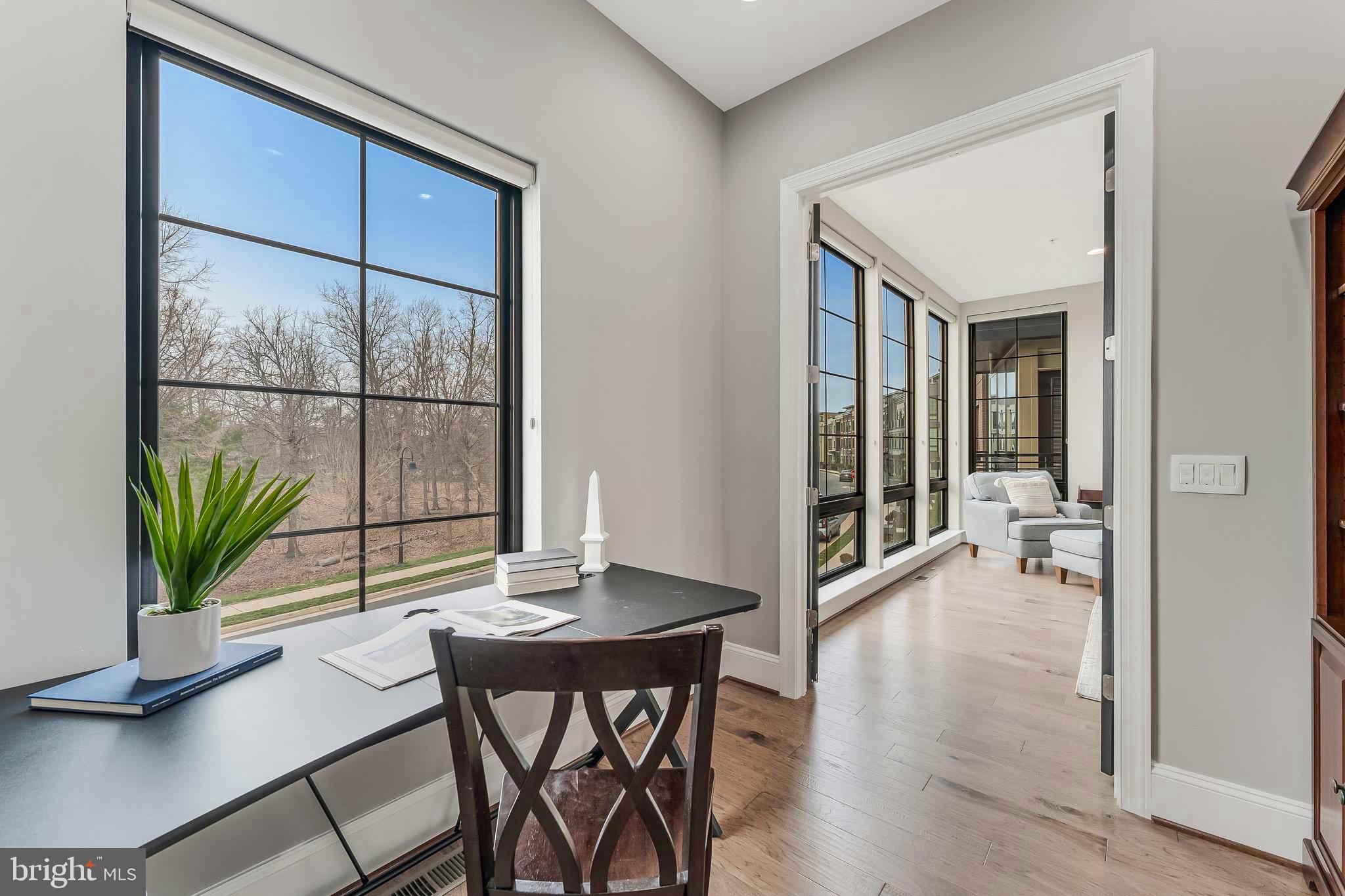 ONE LOUDOUN - Residential