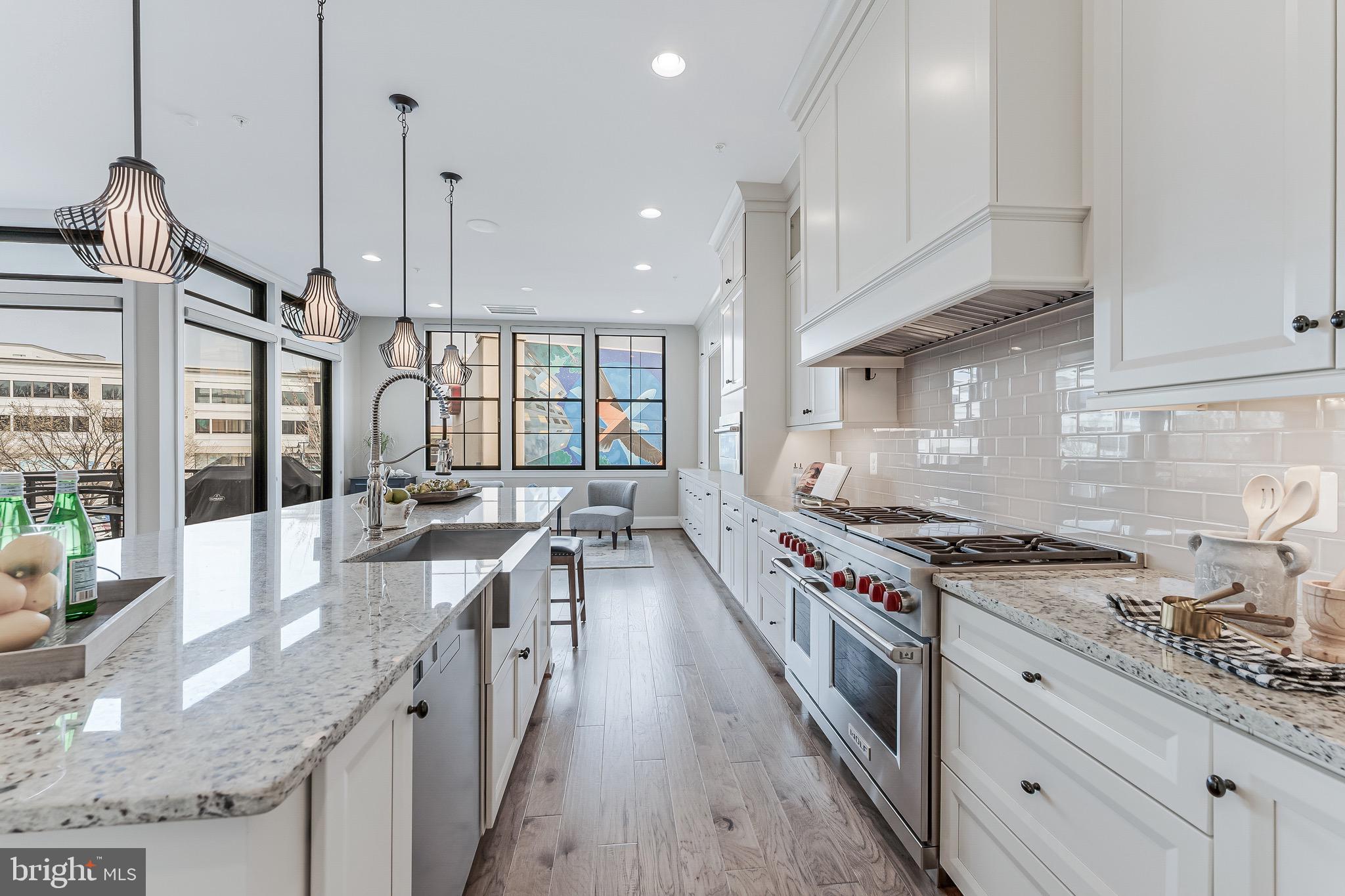 ONE LOUDOUN - Residential