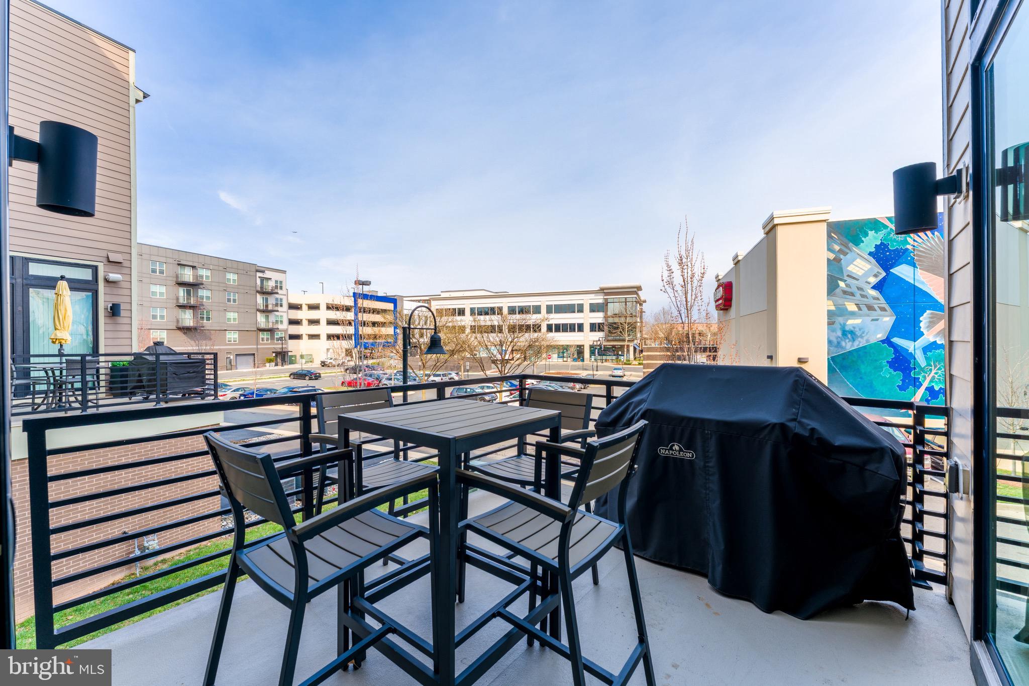 ONE LOUDOUN - Residential