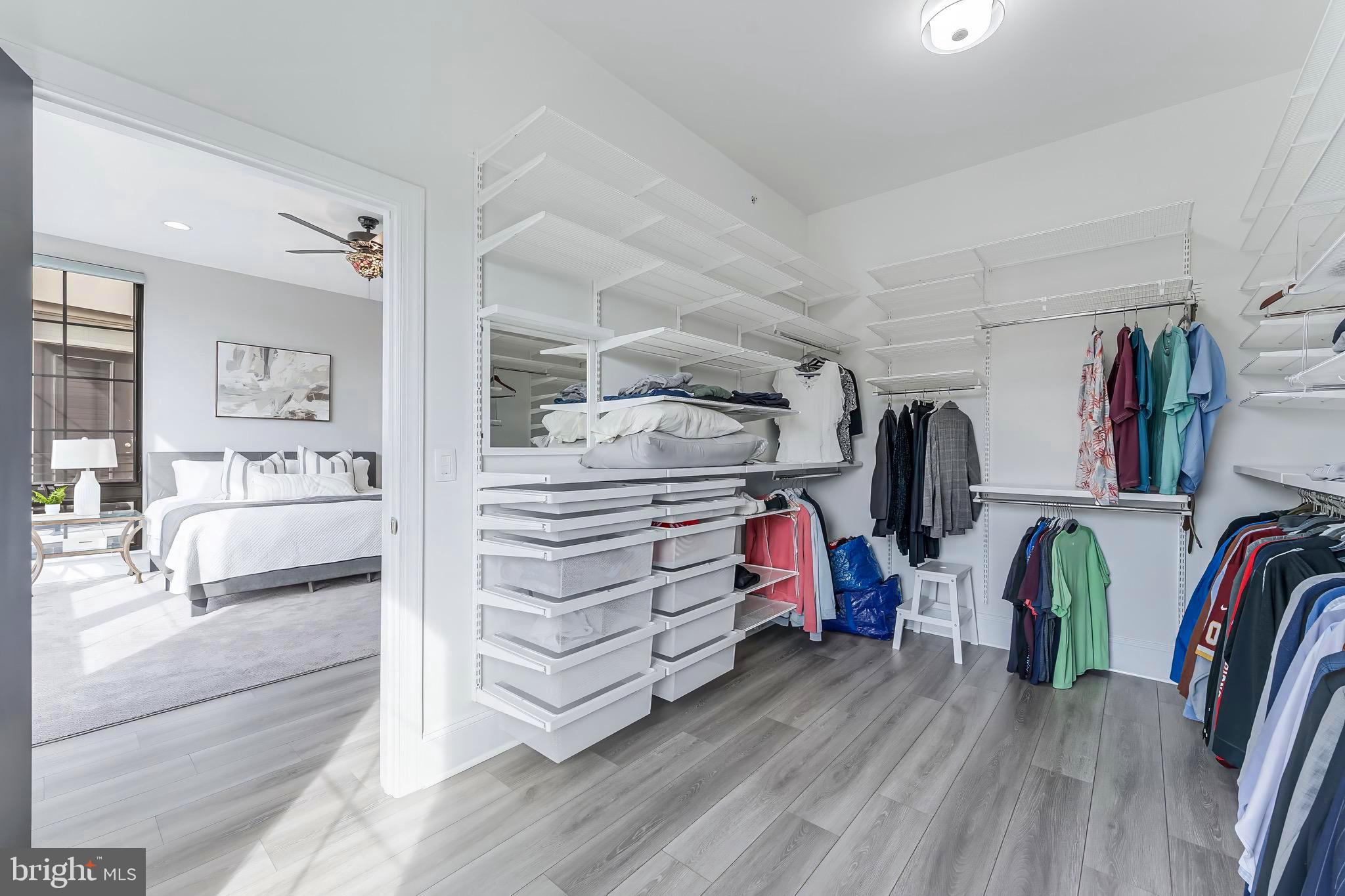 ONE LOUDOUN - Residential