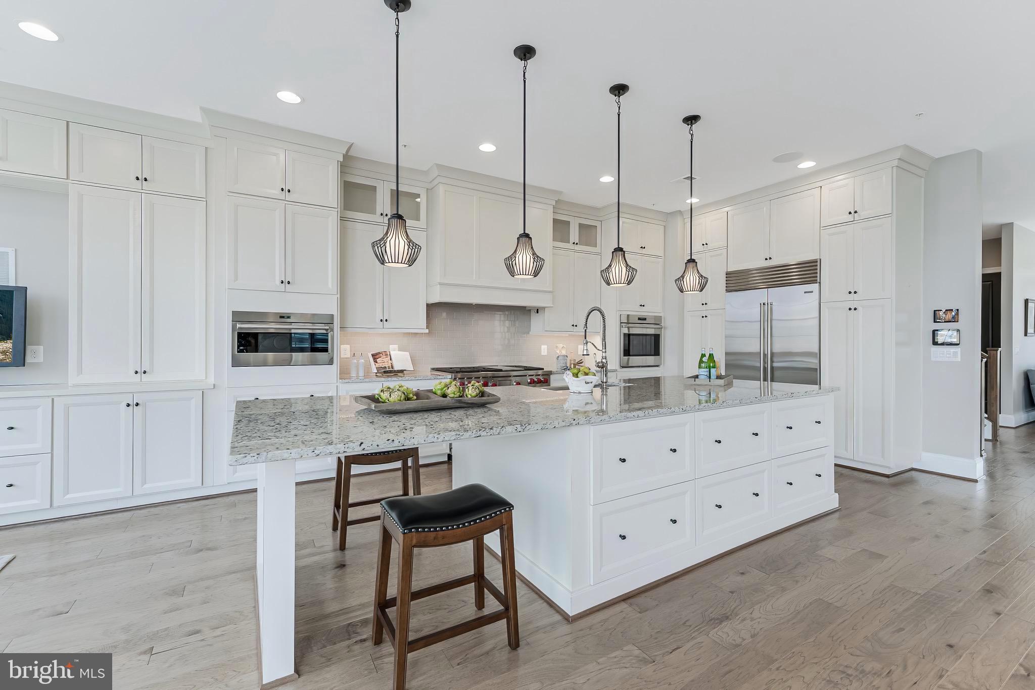 ONE LOUDOUN - Residential