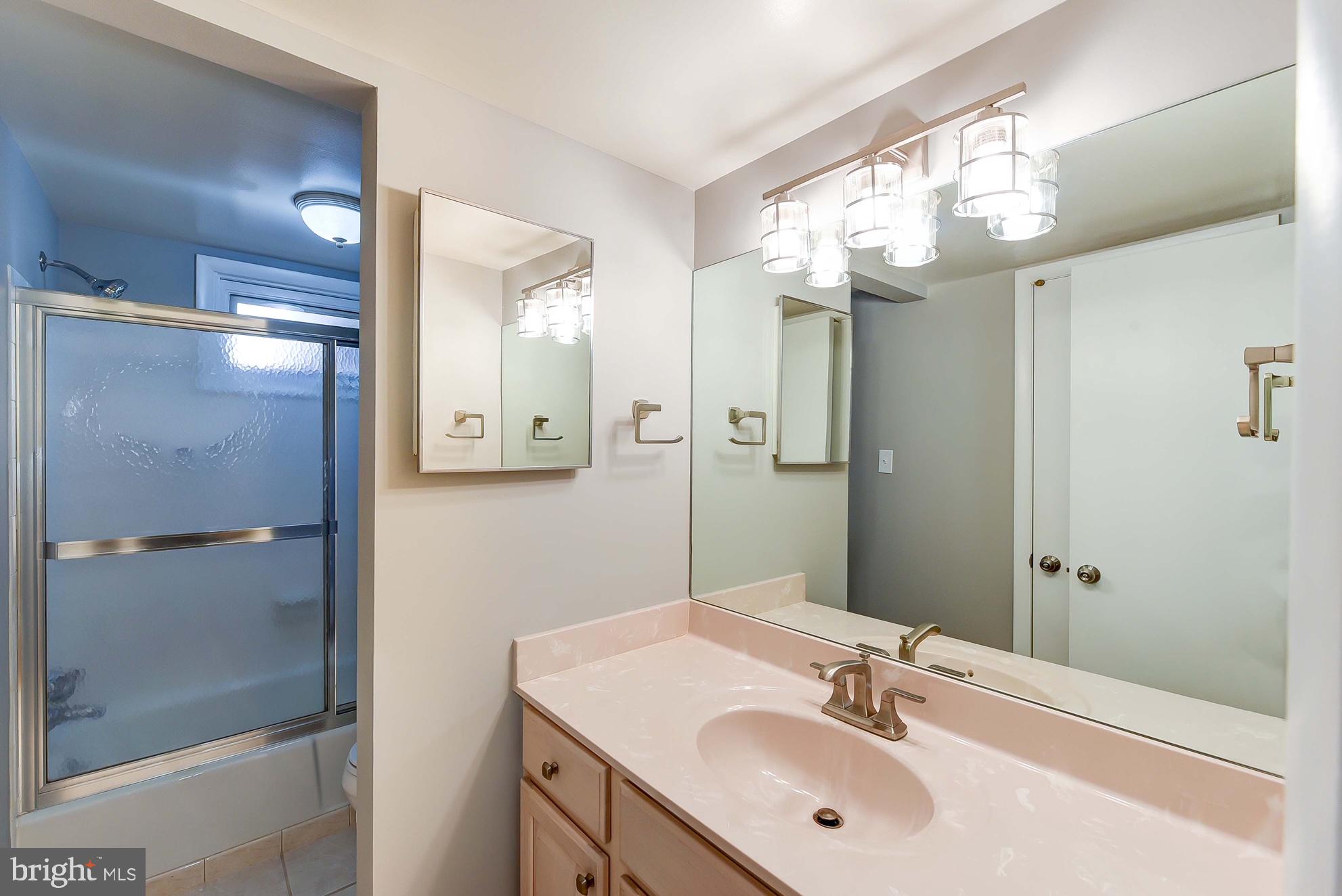 COLLINGWOOD - Residential Lease