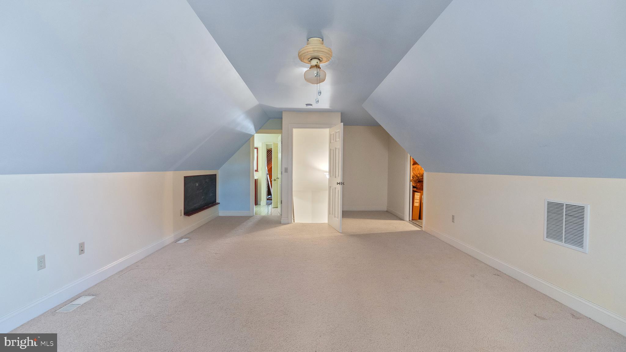 SEAWILDE-TOWNPOINT - Residential