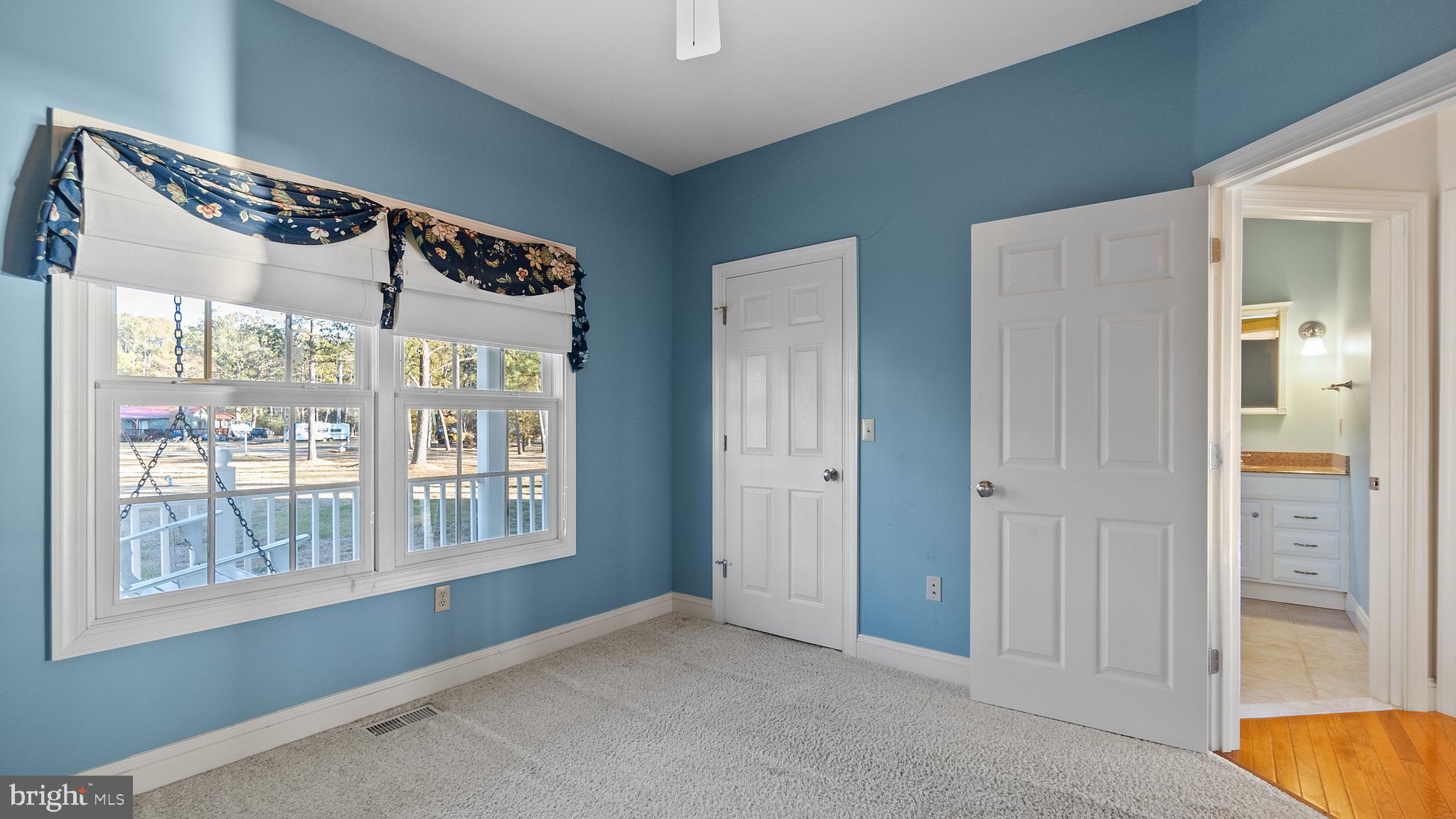 SEAWILDE-TOWNPOINT - Residential