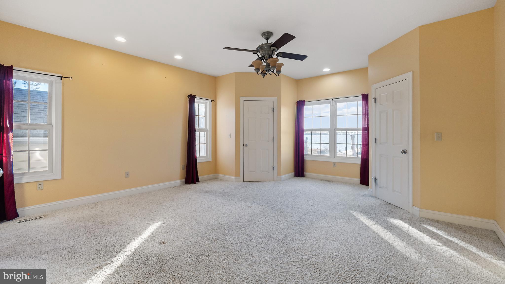 SEAWILDE-TOWNPOINT - Residential