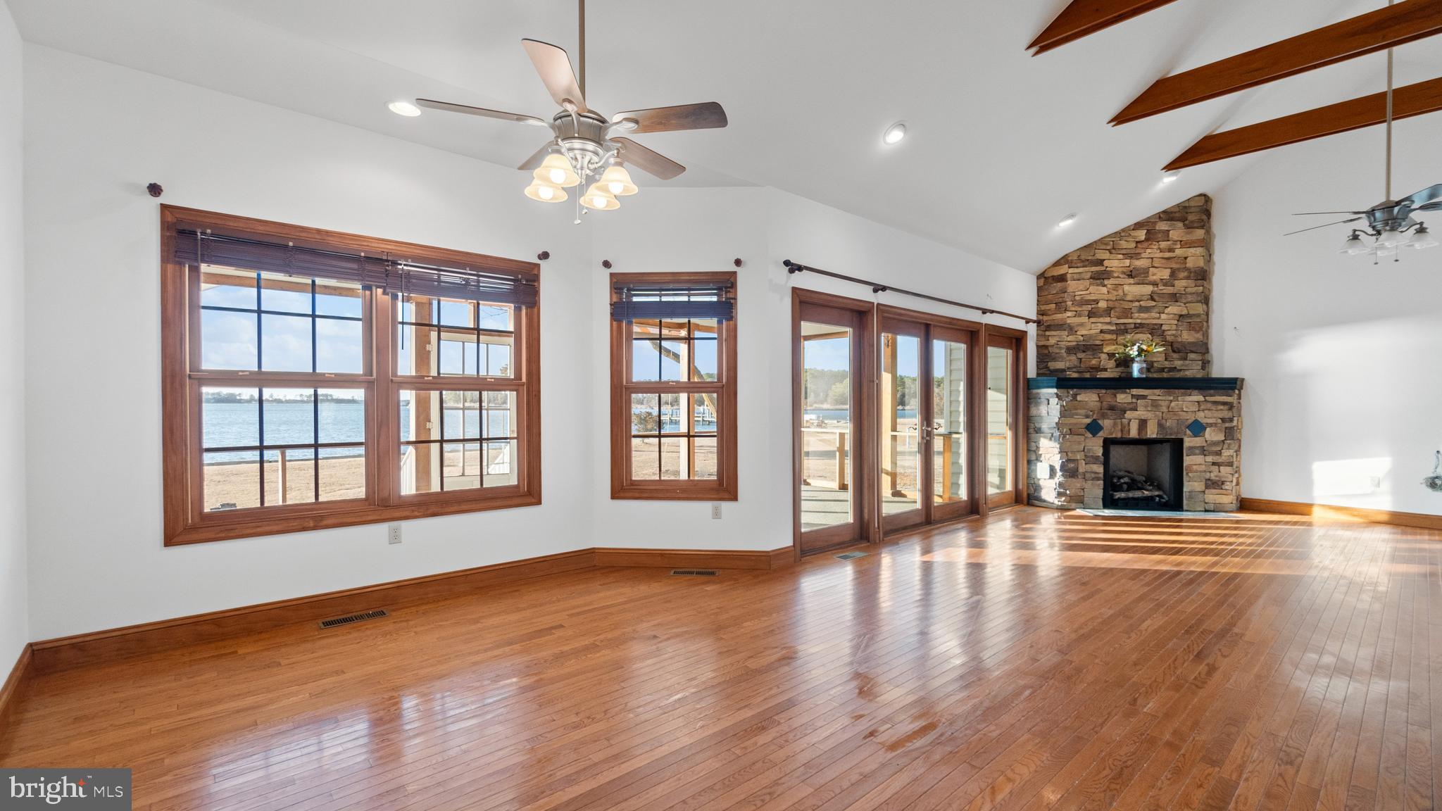 SEAWILDE-TOWNPOINT - Residential