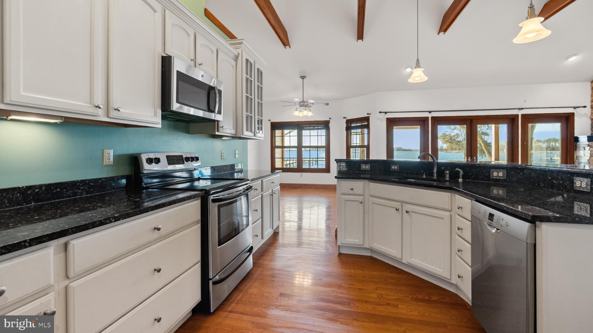 SEAWILDE-TOWNPOINT - Residential