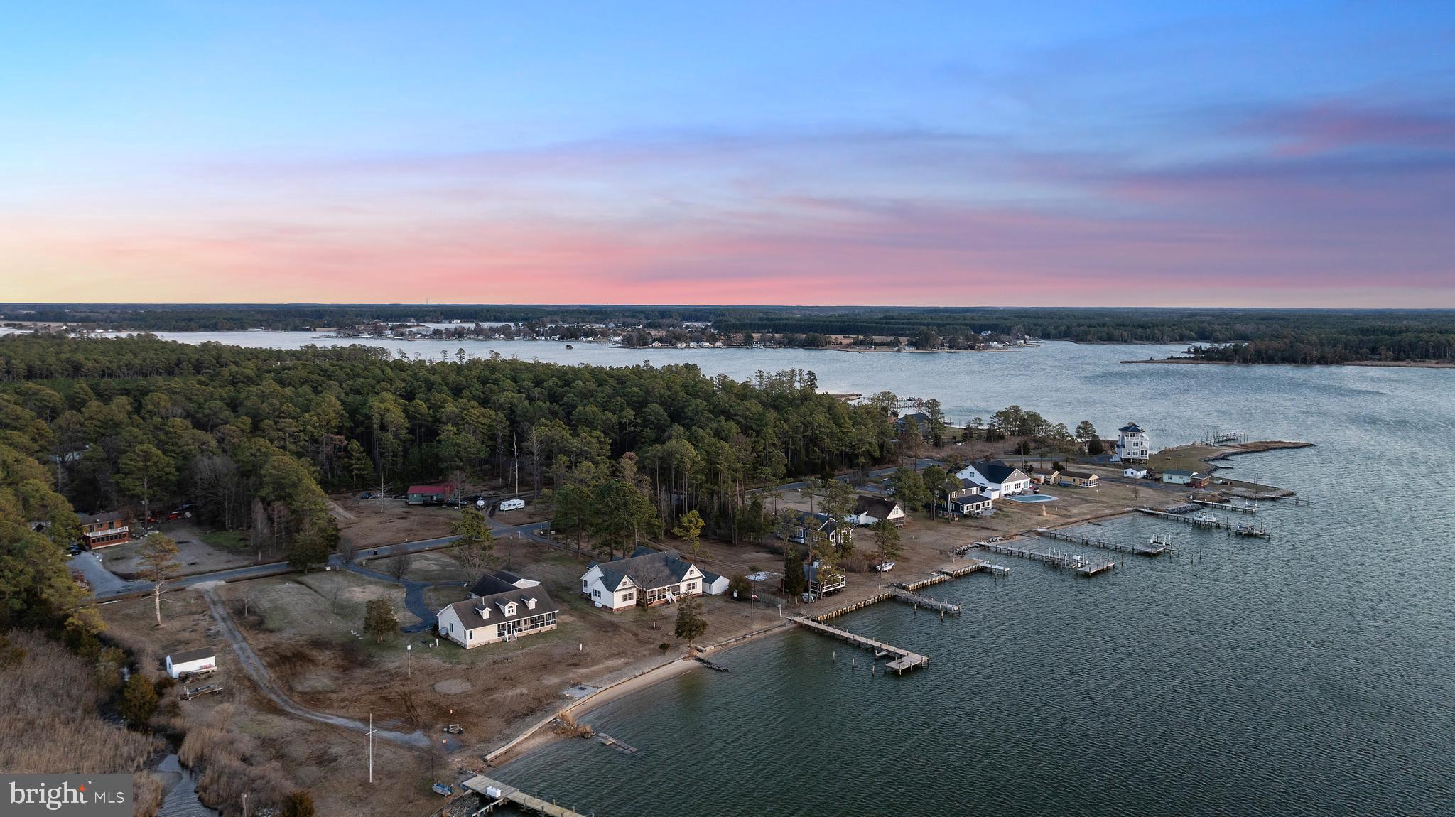 SEAWILDE-TOWNPOINT - Residential