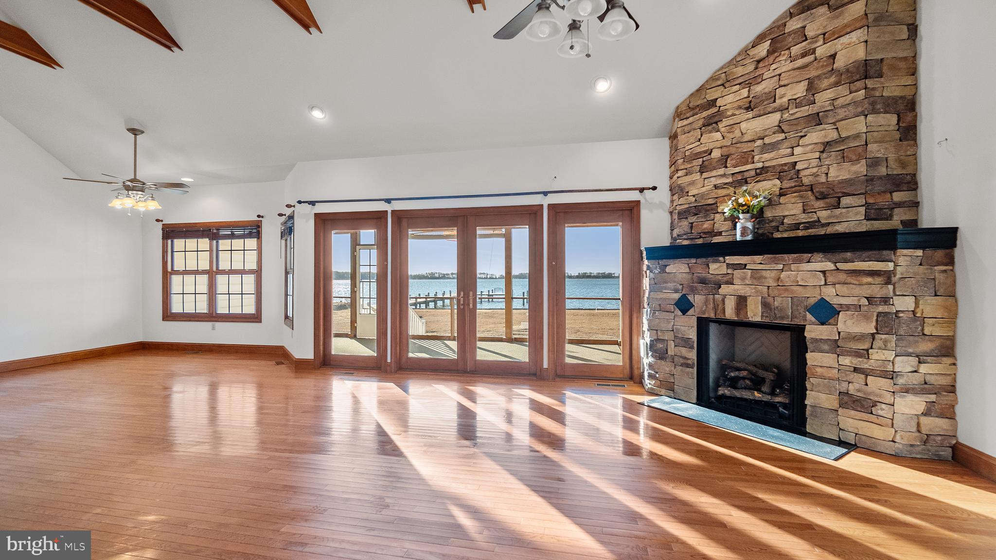 SEAWILDE-TOWNPOINT - Residential