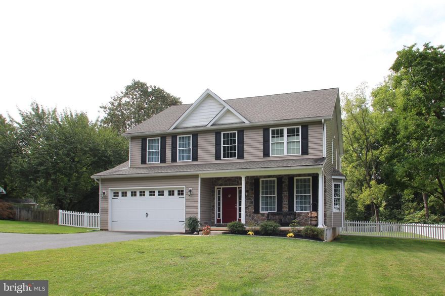 LOADED WITH UPGRADES & AMENITIES*THIS BEAUTIFUL CUSTOM BUILT HOME IS LOCATED ON A 1/2 ACRE LOT W/ NO HOA*FEATURING 4 SPACIOUS BEDROOMS, 2 1/2 BATHS & 2 CAR GARAGE*LARGE COUNTRY KITCHEN, FAM RM W/ STONE HEARTH FIREPLACE & LARGE MASTER SUITE W/ GARDEN BATH*ENJOY THE NEWLY CONSTRUCTED SCREENED IN PORCH OVERLOOKING THE PAVER PATIO & FENCED YARD*GEO THERMAL HEAT/AC & SO MUCH MORE!