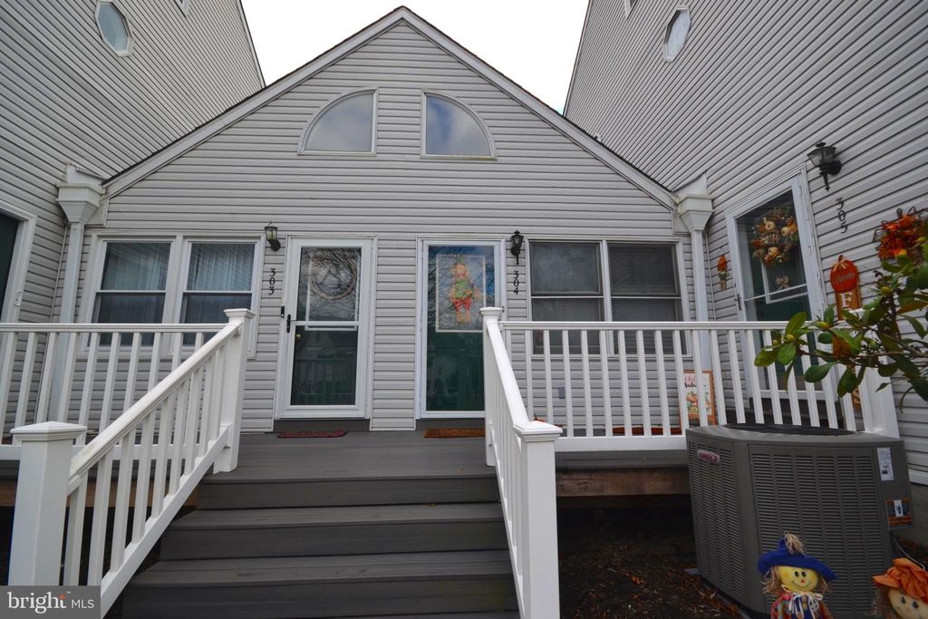 Photo of 304 Victoria Drive, MONTGOMERYVILLE, PA 18936 (MLS # PAMC2162380)