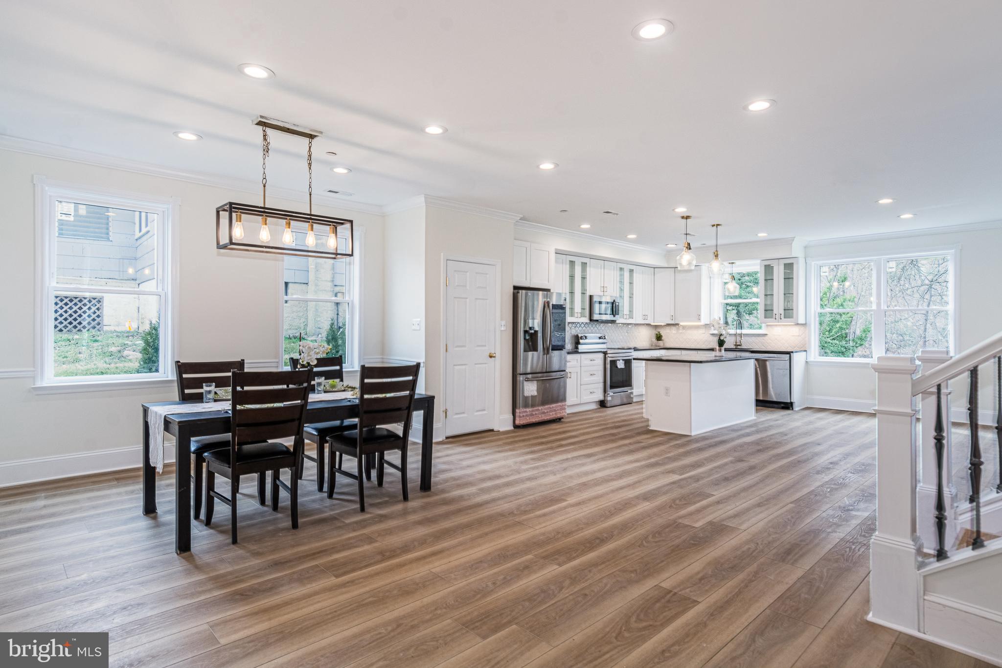 ROCKAWAY BEACH - Residential