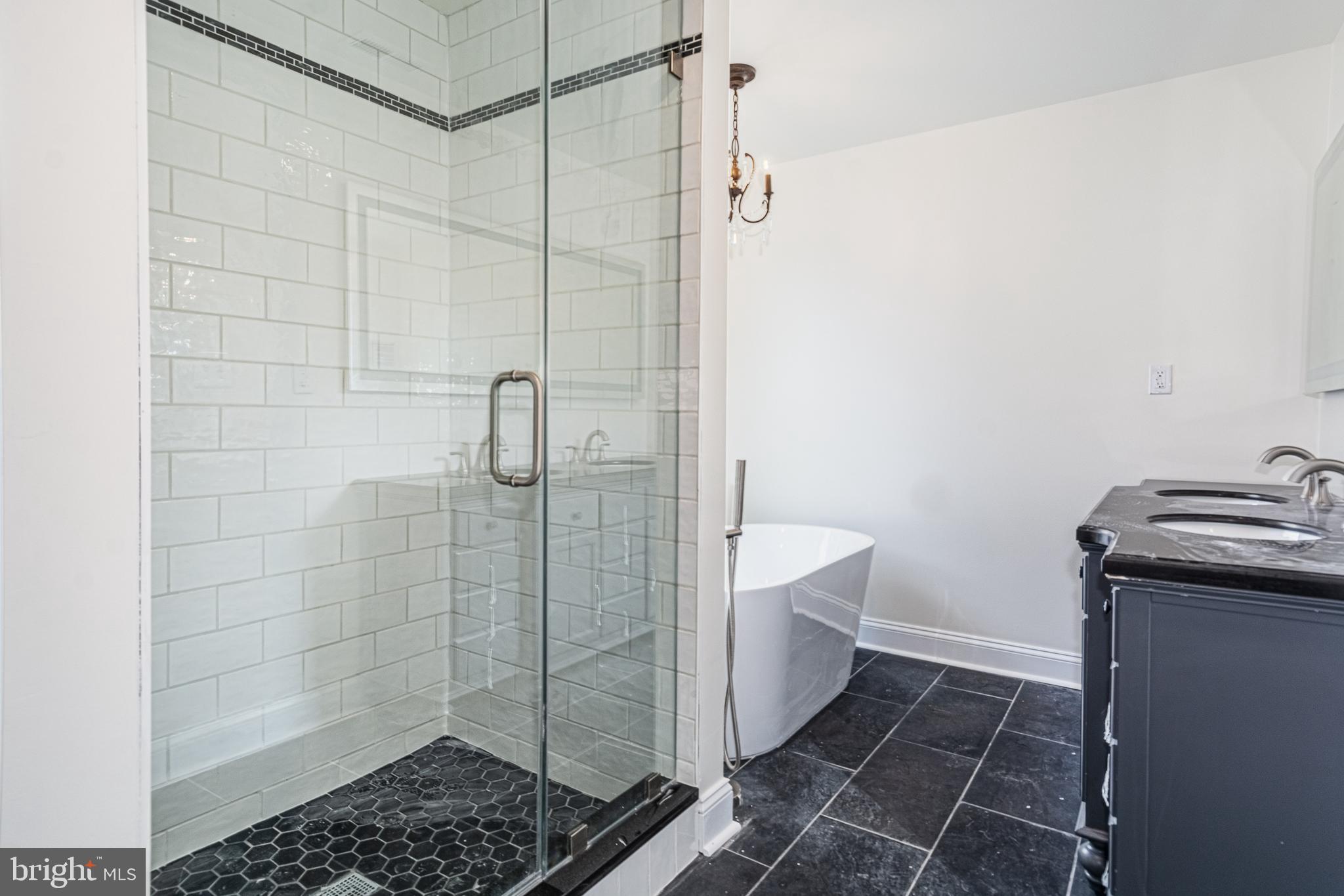 ROCKAWAY BEACH - Residential