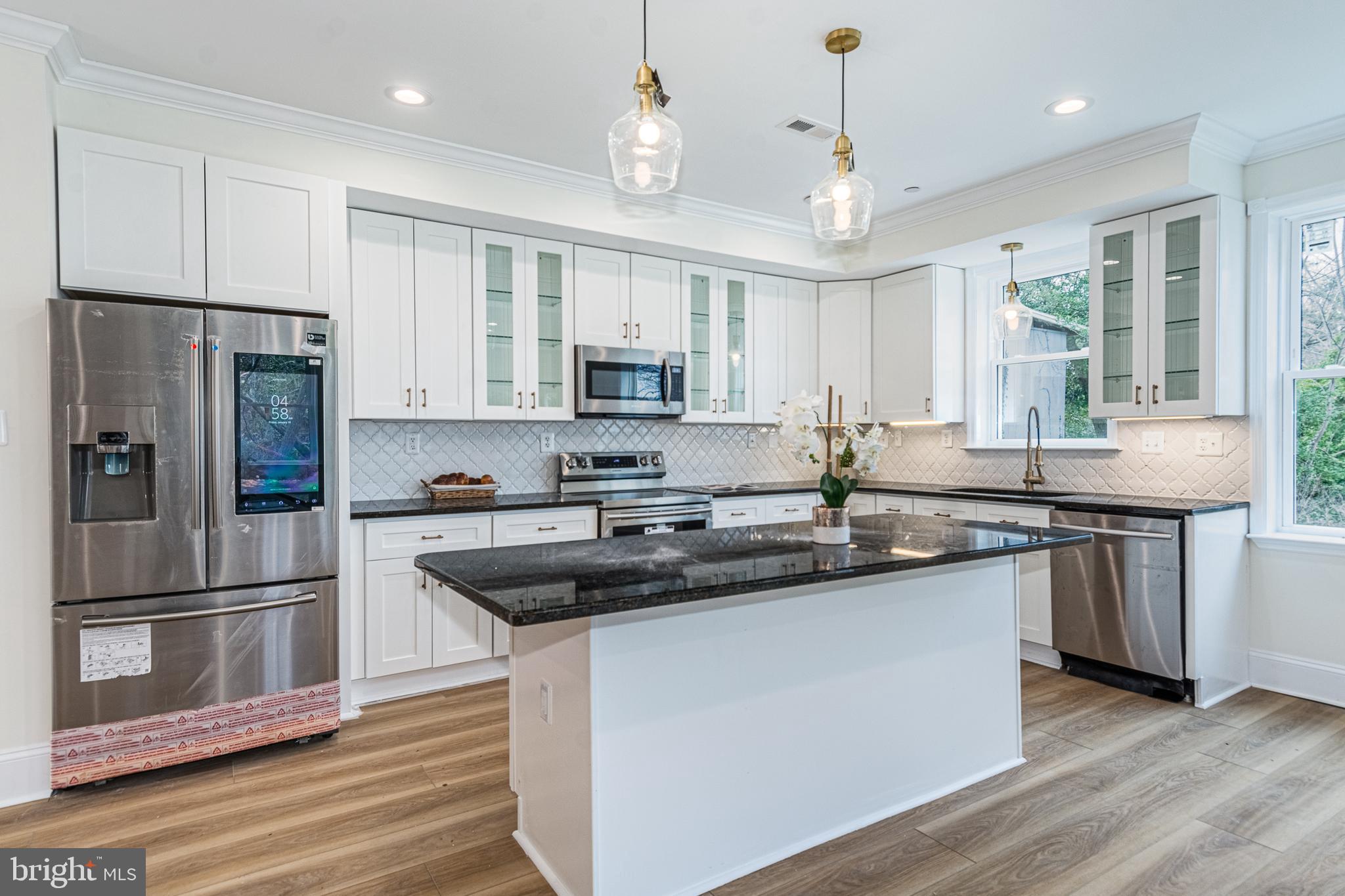 ROCKAWAY BEACH - Residential