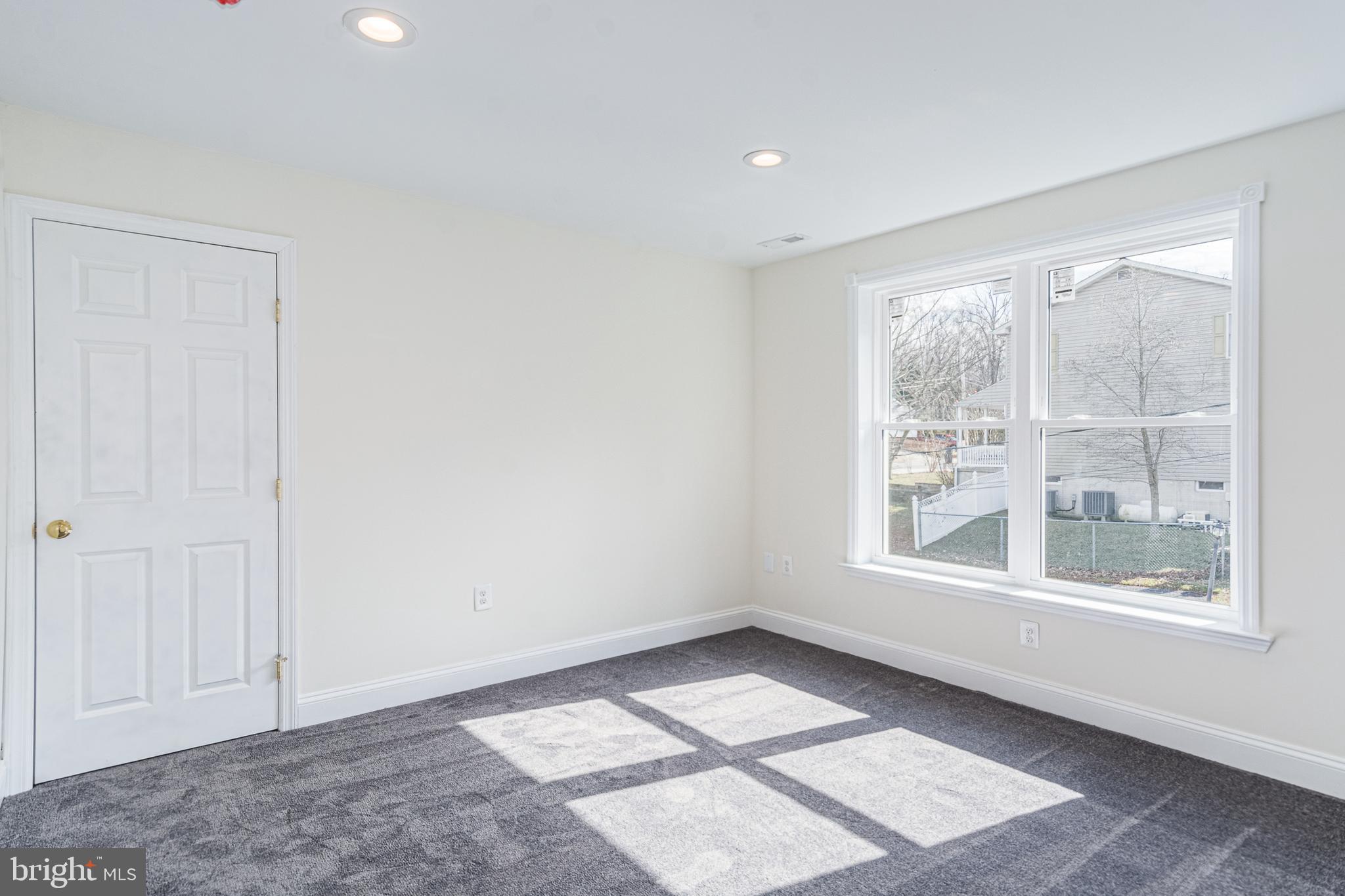 ROCKAWAY BEACH - Residential