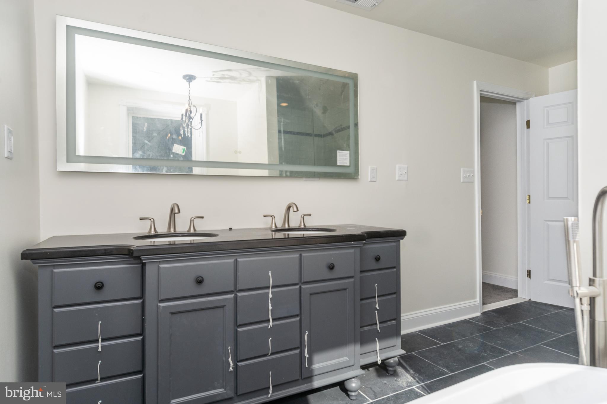 ROCKAWAY BEACH - Residential