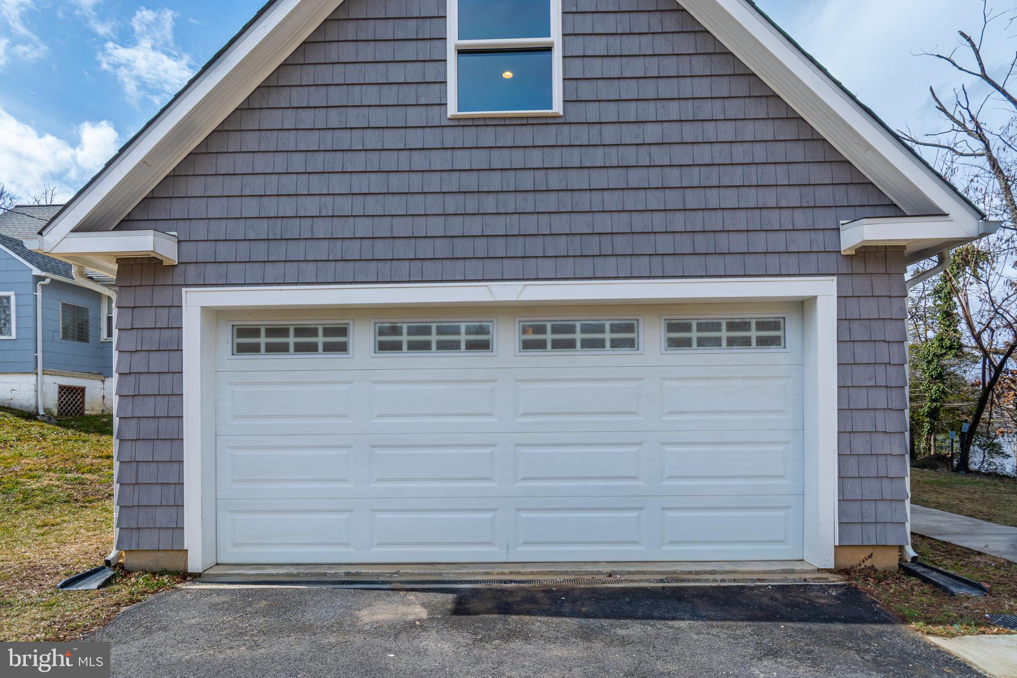 ROCKAWAY BEACH - Residential