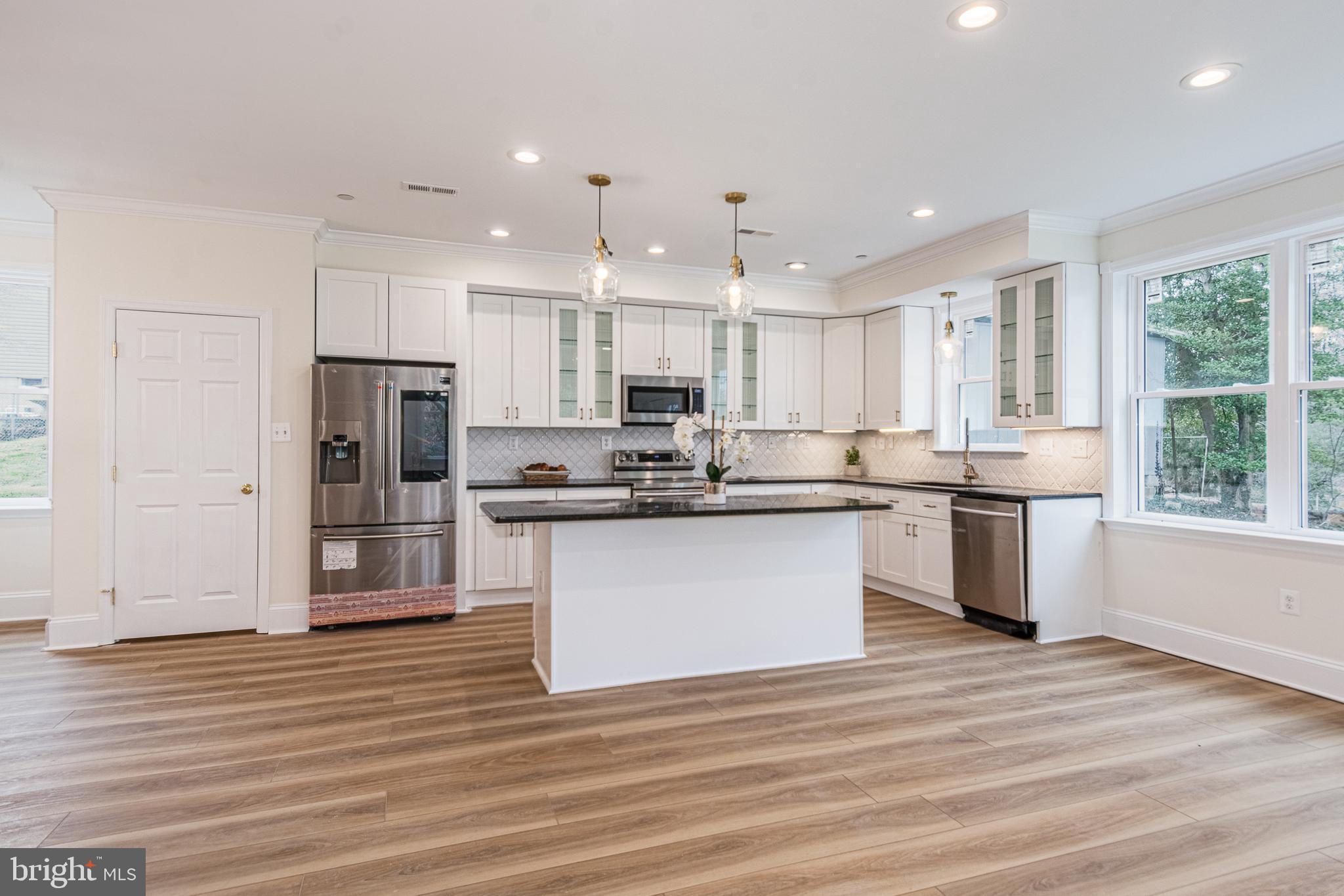 ROCKAWAY BEACH - Residential