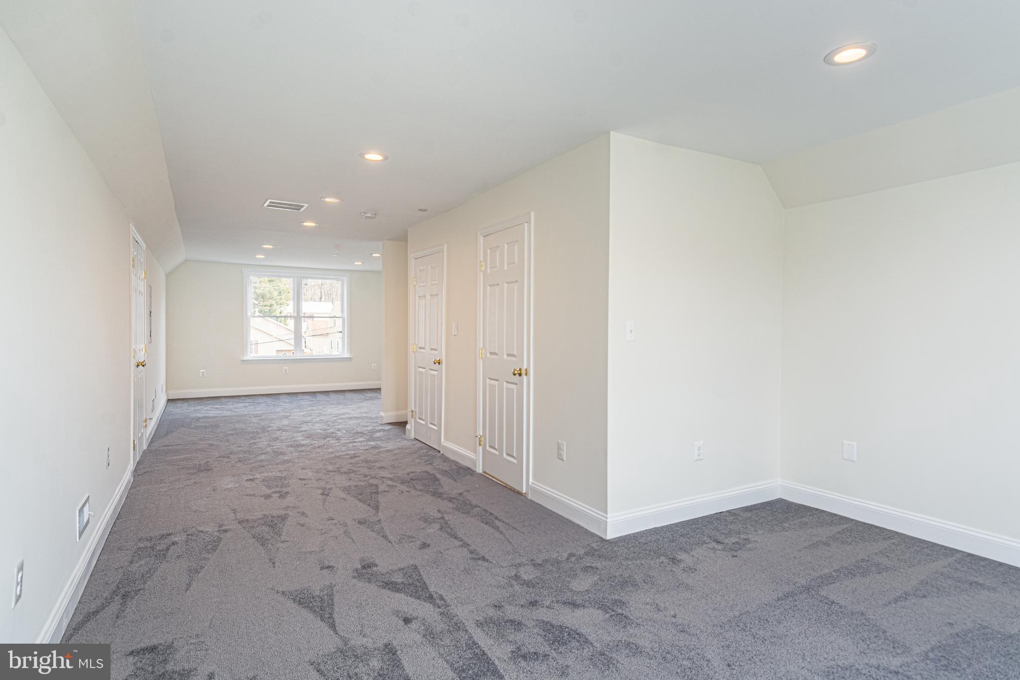 ROCKAWAY BEACH - Residential