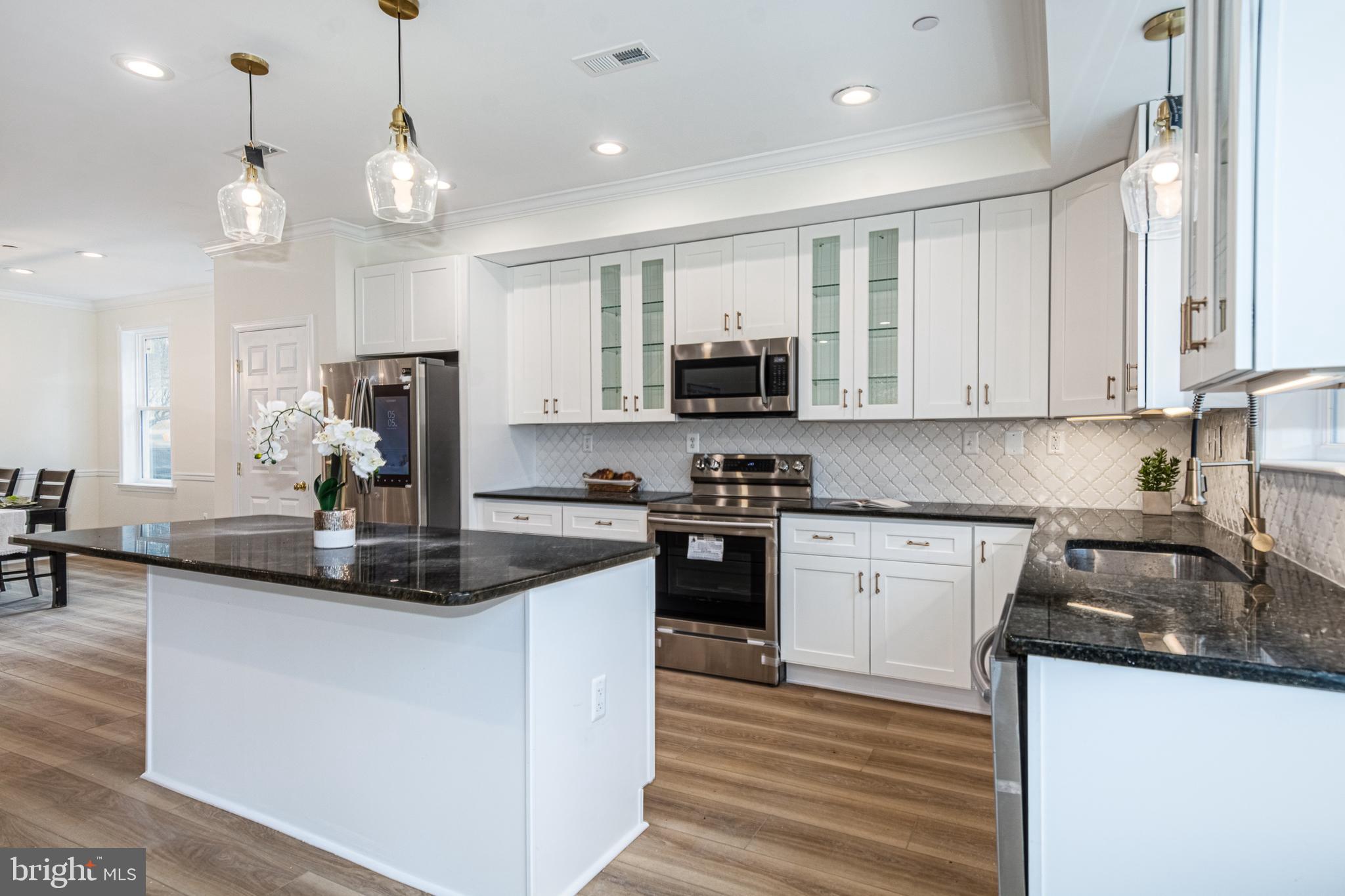 ROCKAWAY BEACH - Residential