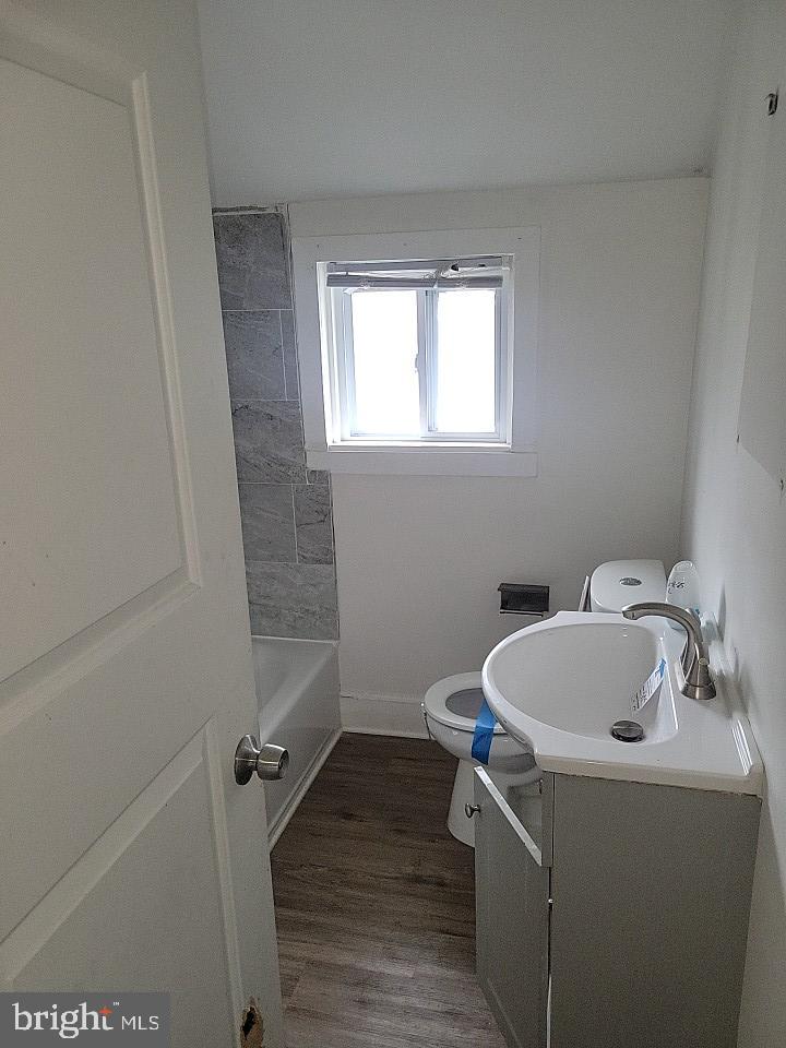 RADNOR WINSTON - Residential