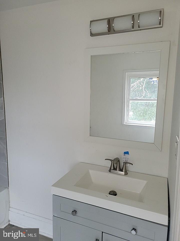 RADNOR WINSTON - Residential