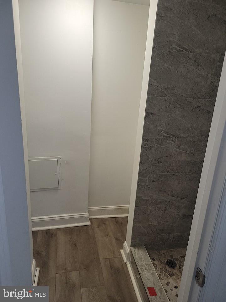 RADNOR WINSTON - Residential