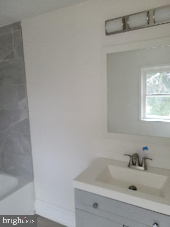 RADNOR WINSTON - Residential