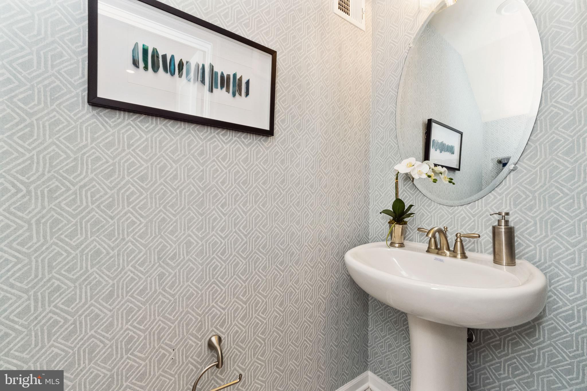 POTOMAC STATION MARKETPLACE - Residential