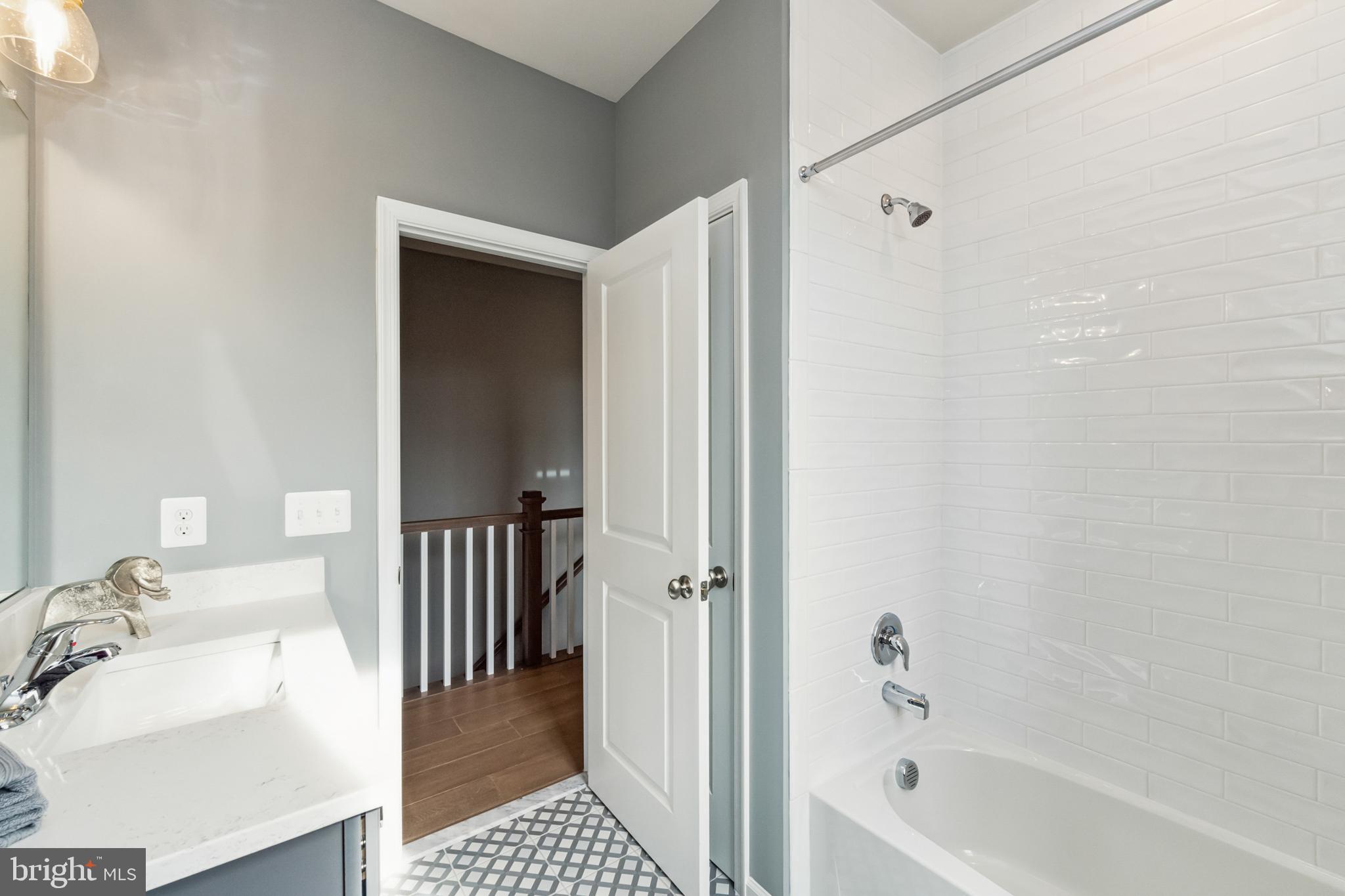 POTOMAC STATION MARKETPLACE - Residential