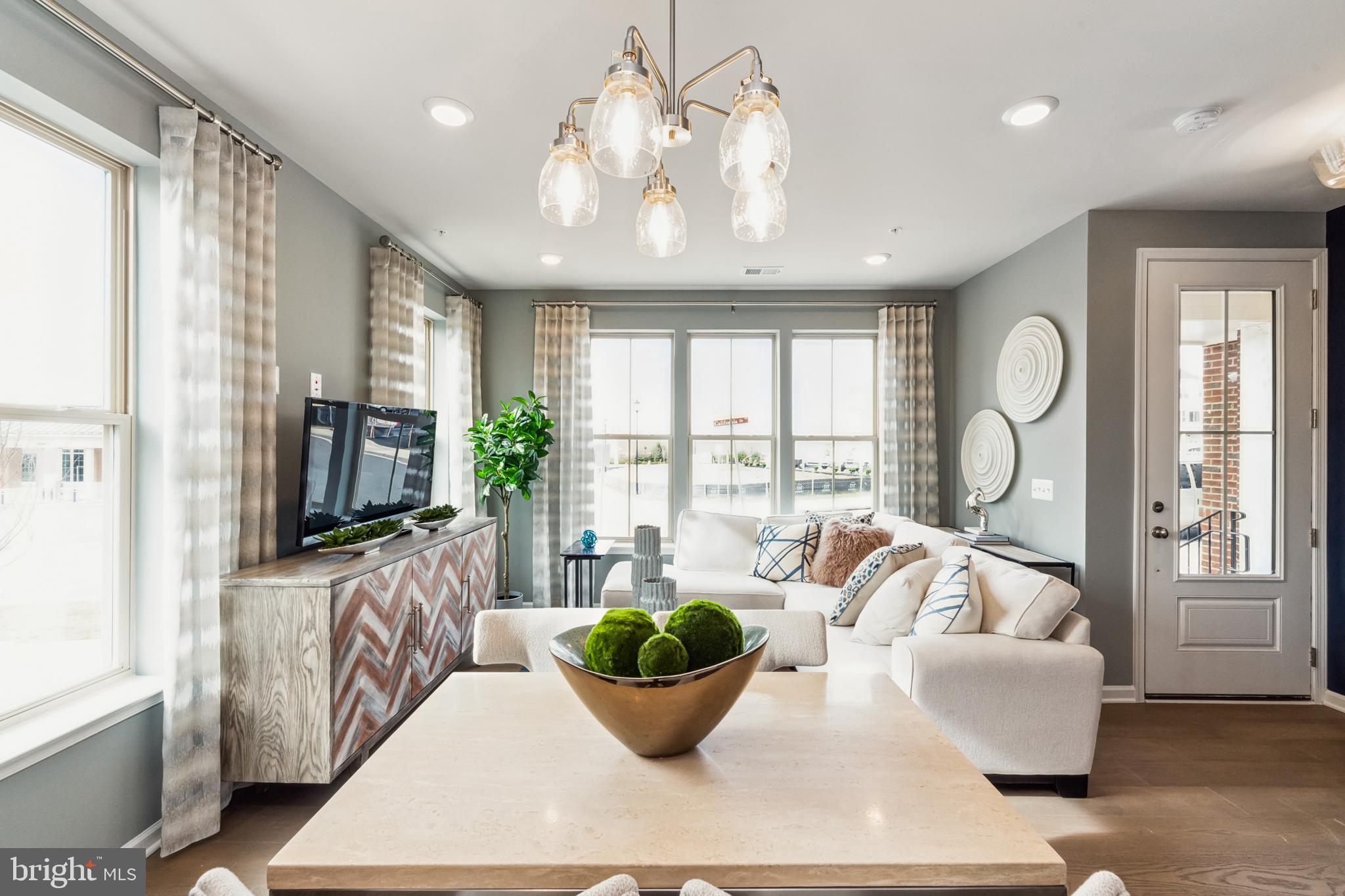 POTOMAC STATION MARKETPLACE - Residential