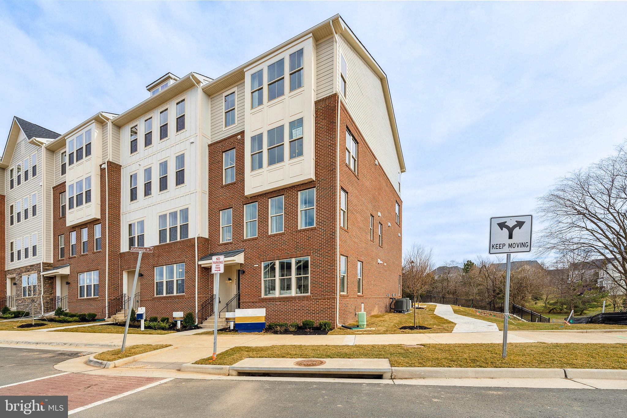 POTOMAC STATION MARKETPLACE - Residential